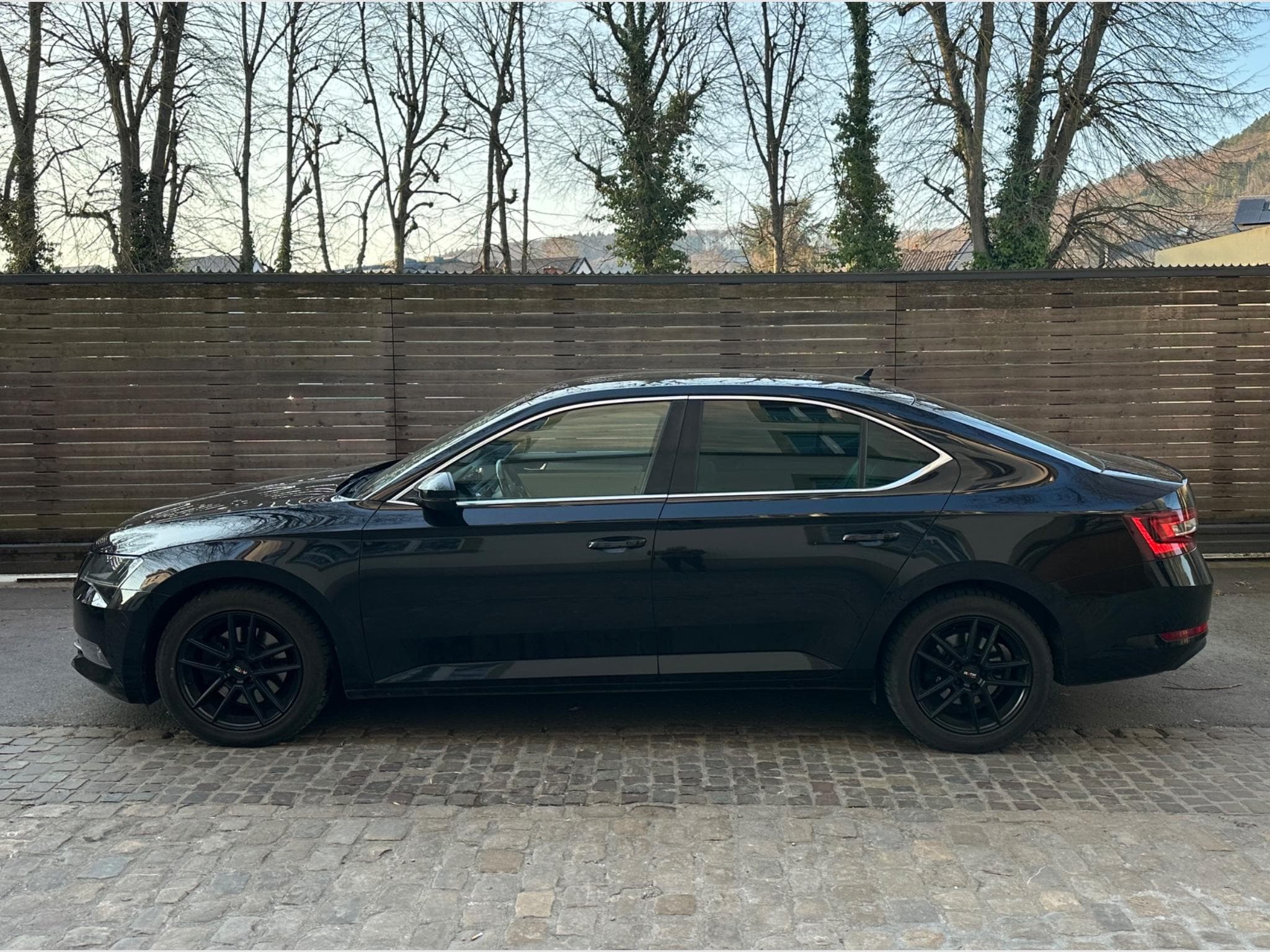 Skoda Superb (2017) - Foto 4