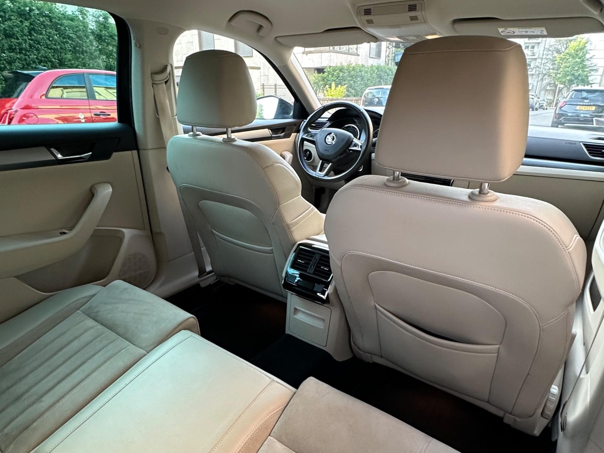 Skoda Superb (2017) - Foto 7