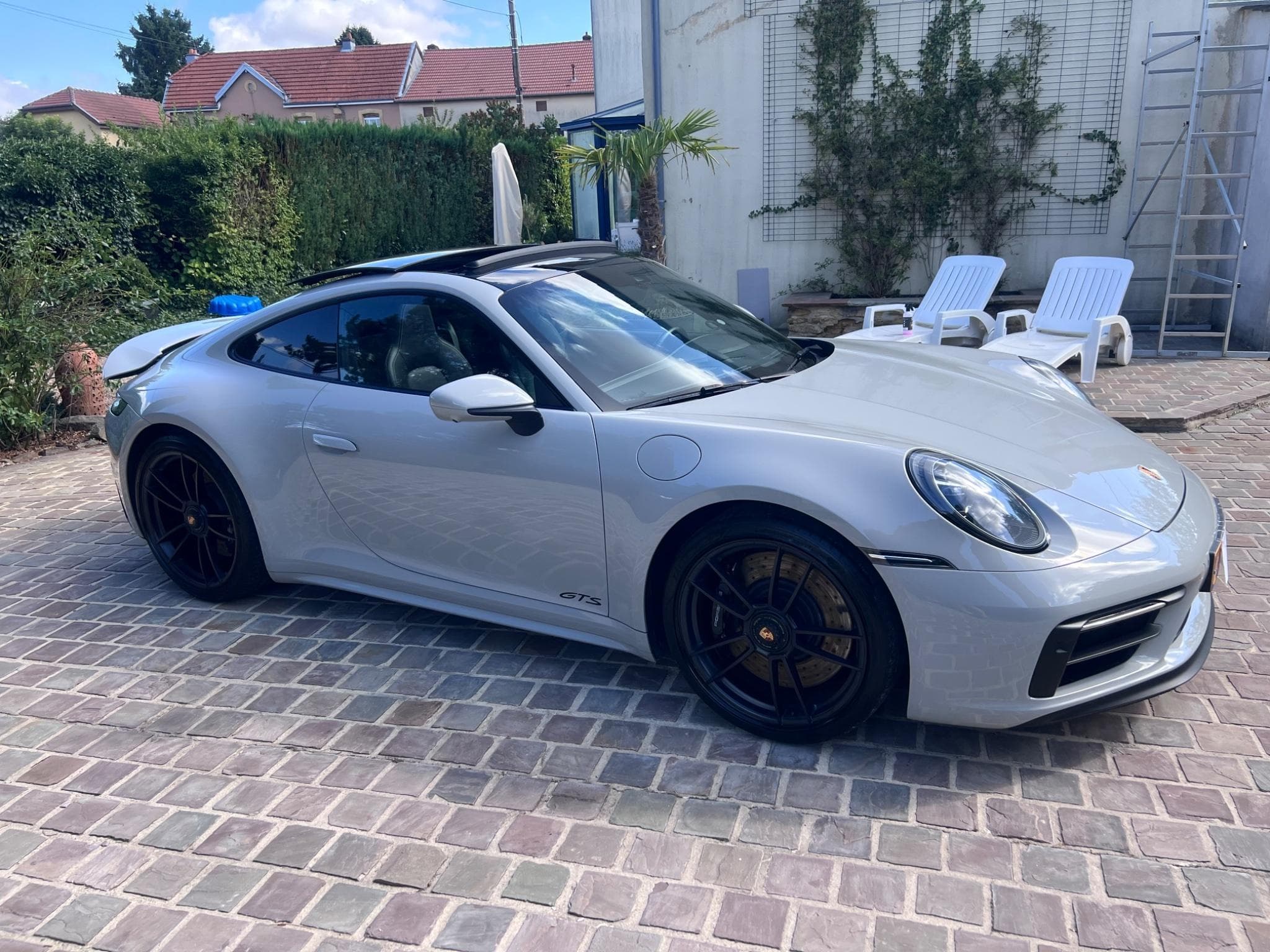 Porsche 911 992 GTS (2023) - Photo 3