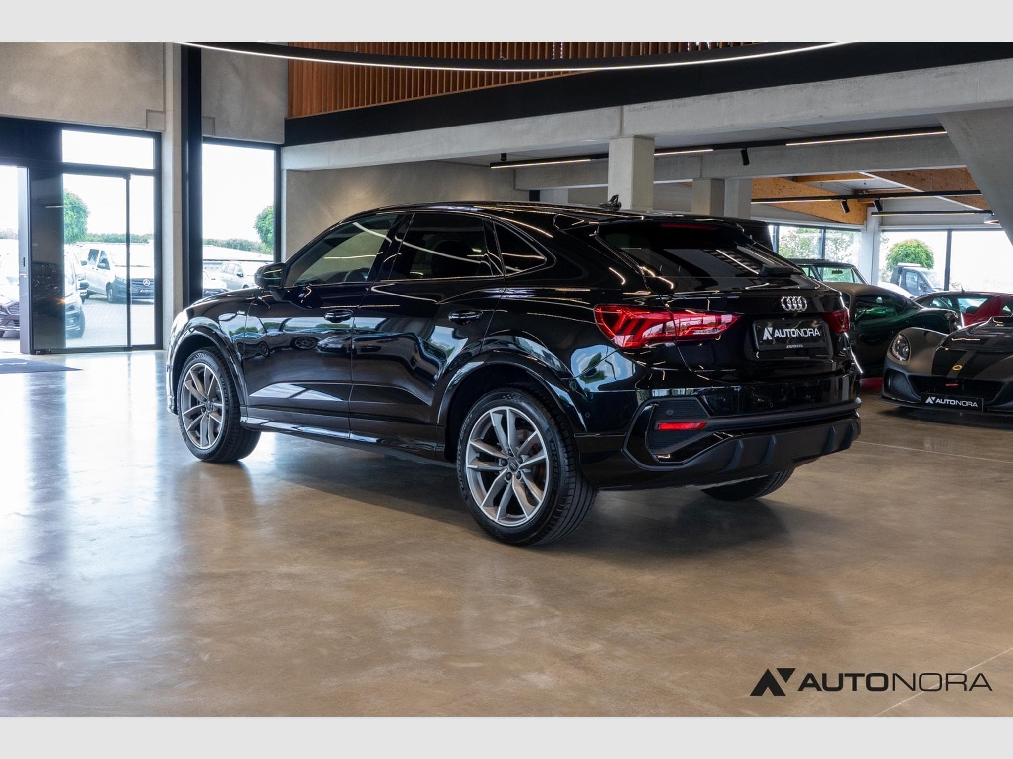Audi Q3 Sportback 45 TFSI quattro S line (2020) - Photo 2
