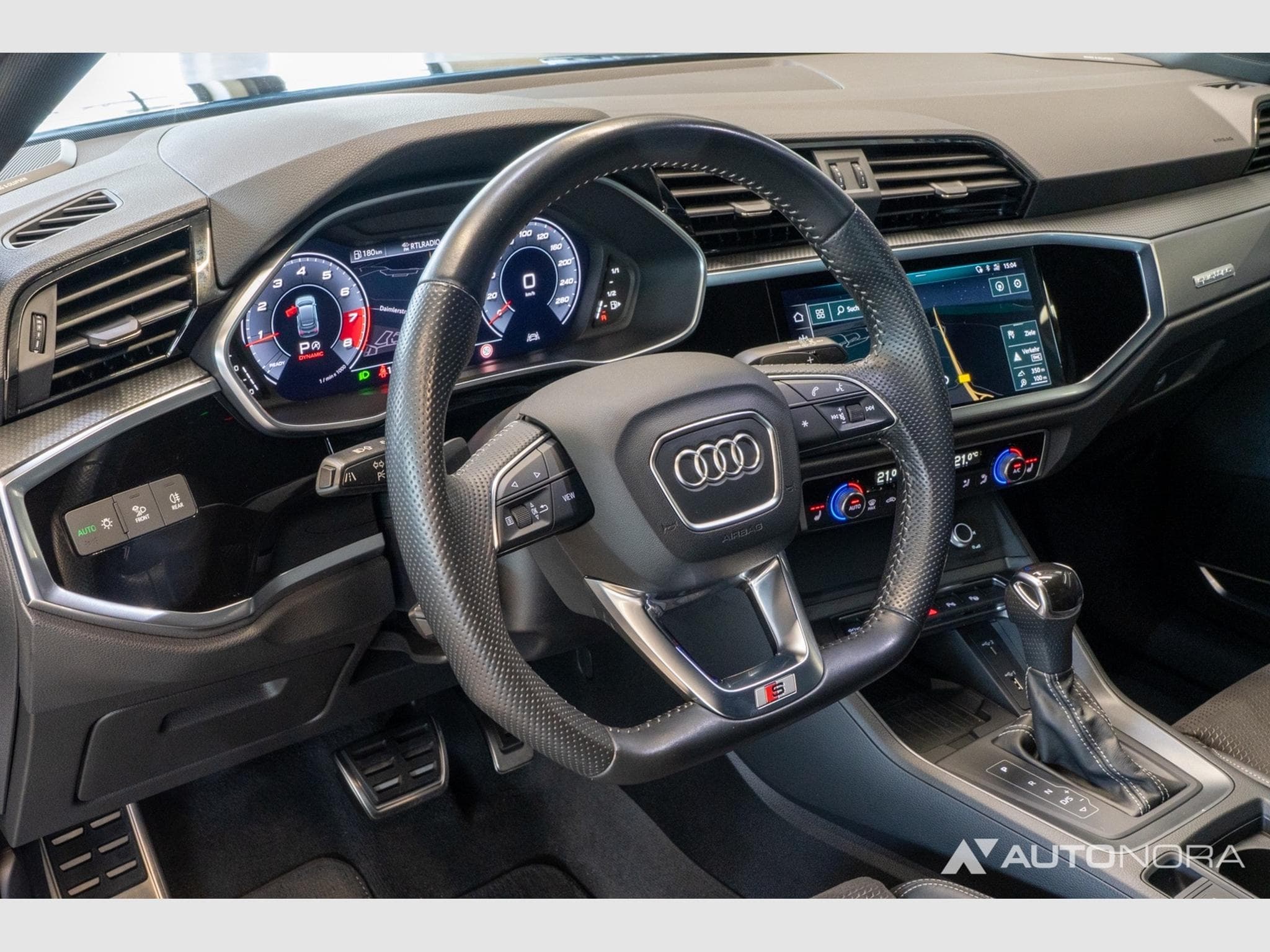 Audi Q3 Sportback 45 TFSI quattro S line (2020) - Photo 13