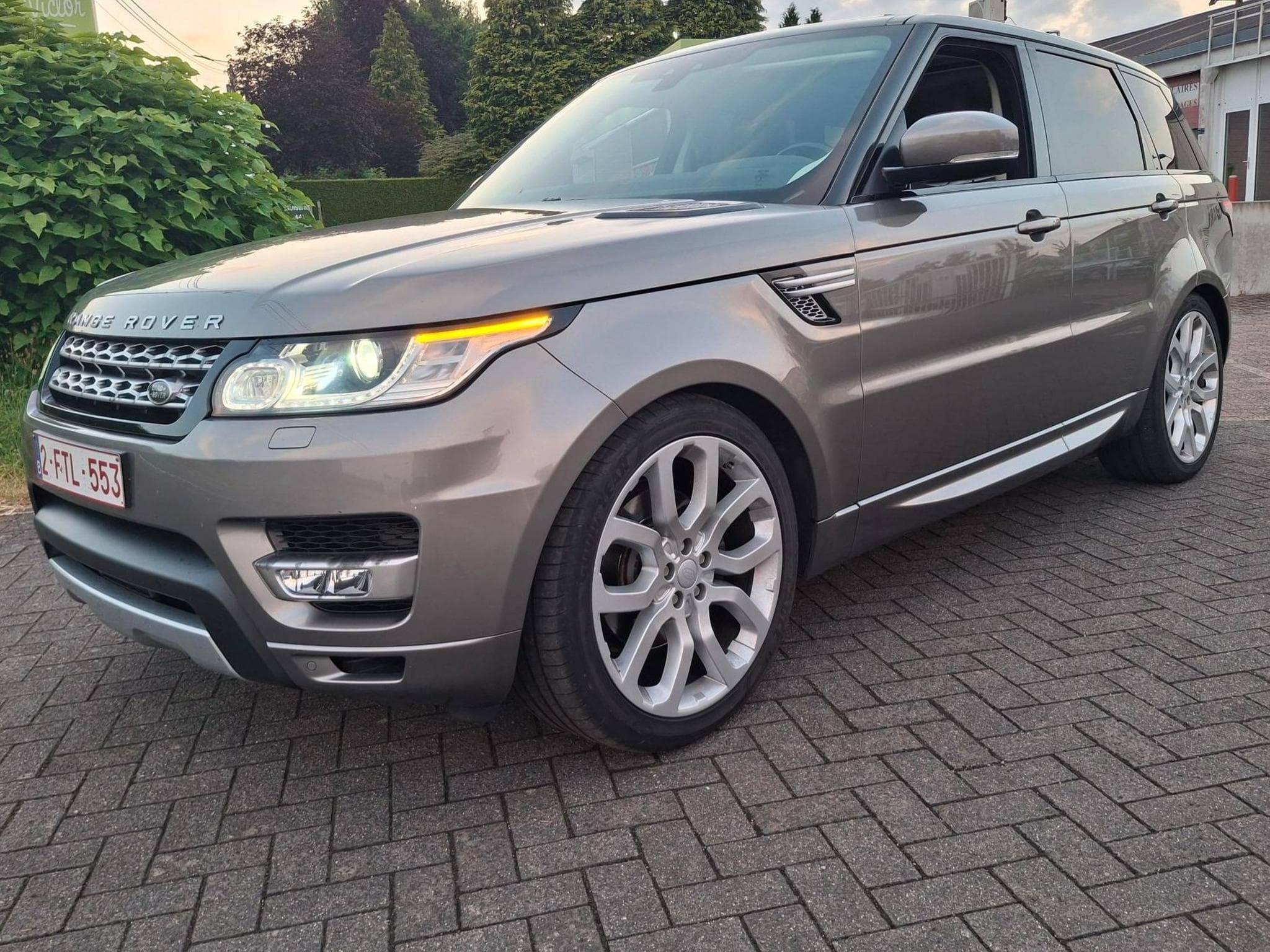 Land-Rover Range Rover Sport RANGE ROVER HSE SPORT (2018) - Photo 2