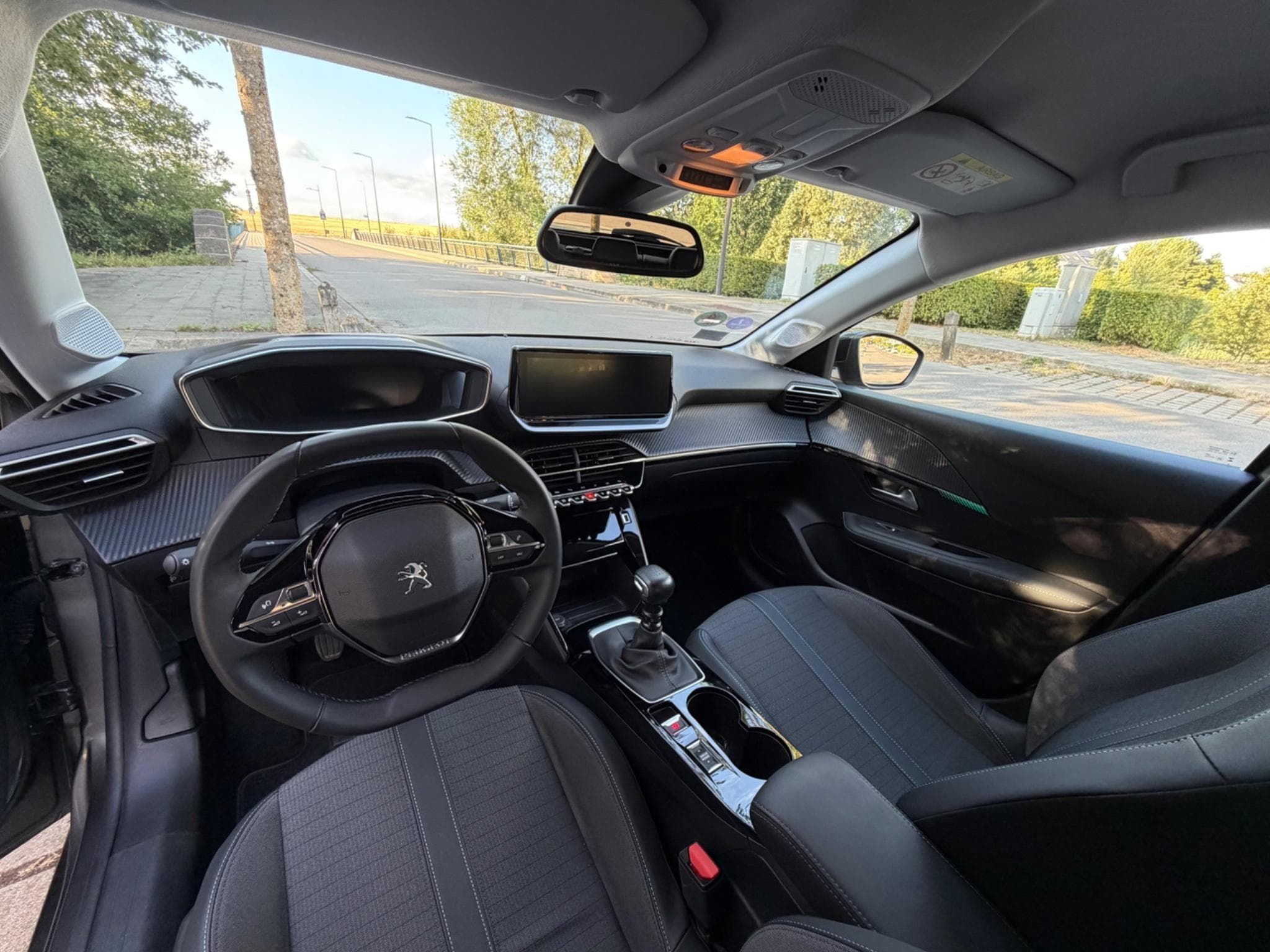 Peugeot 208 Allure Pack (2023) - Photo 2