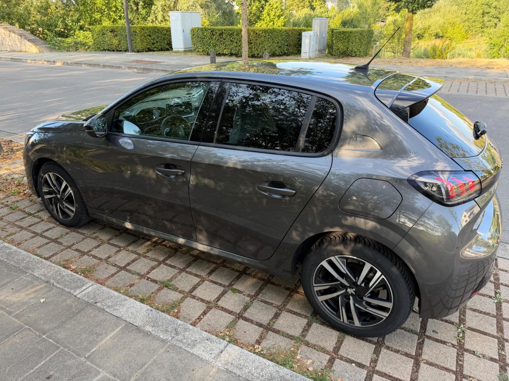 Peugeot 208 Allure Pack (2023) - Photo 15