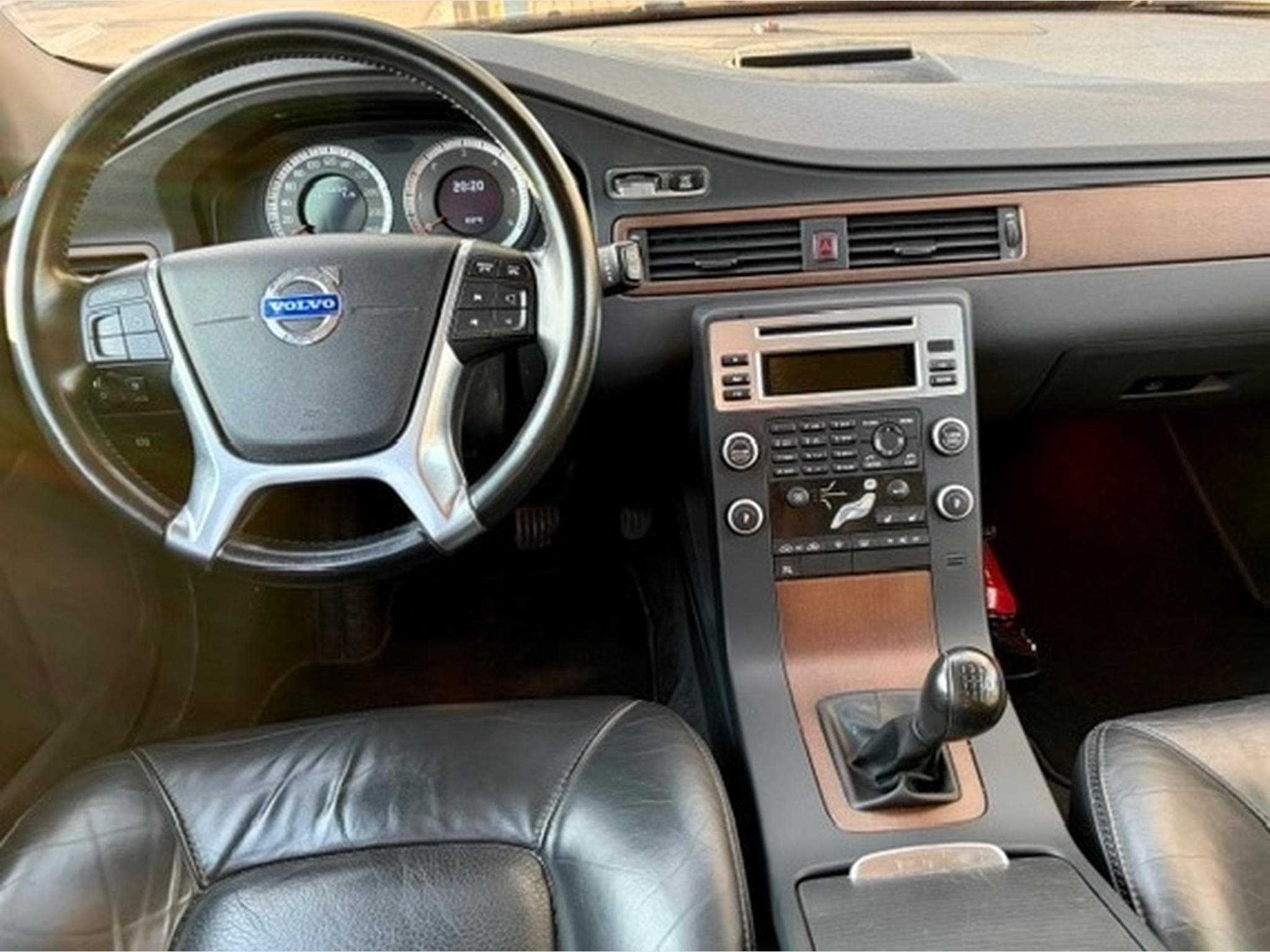 Volvo XC70 2.4D DRIVe Summum FWD (2010) - Photo 2