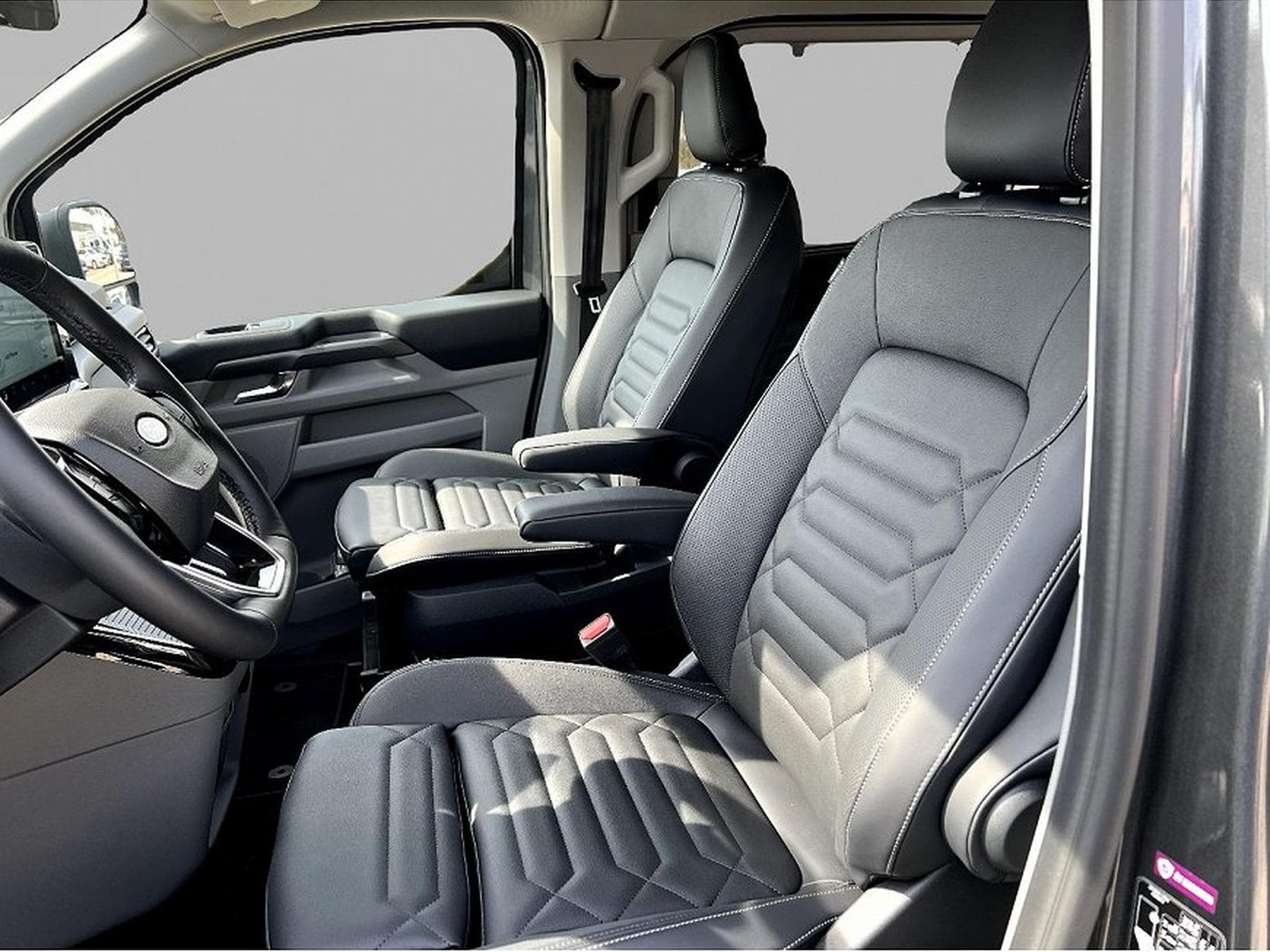 Ford Tourneo (2025) - Photo 7