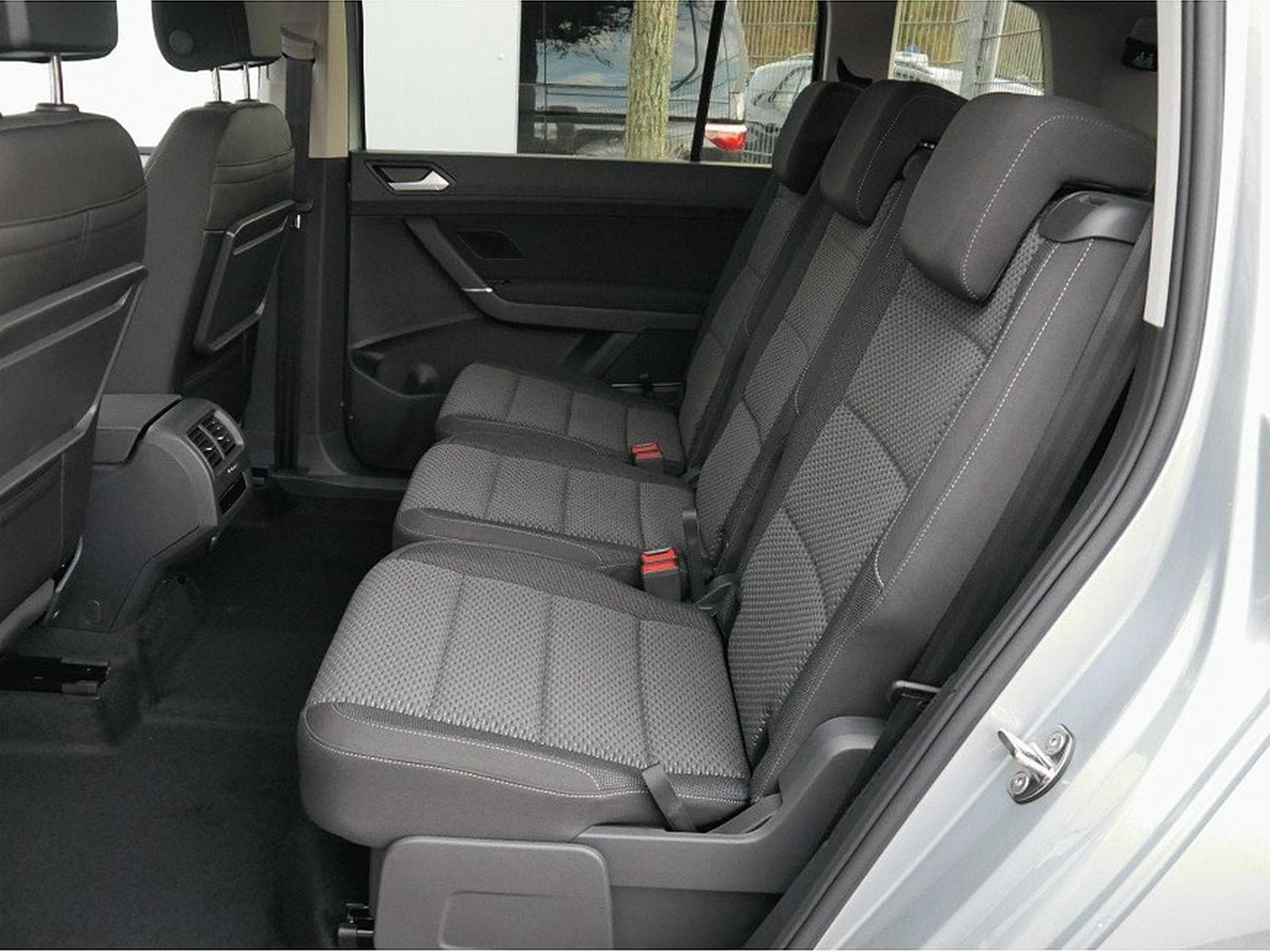 VW Touran (2026) - Photo 8