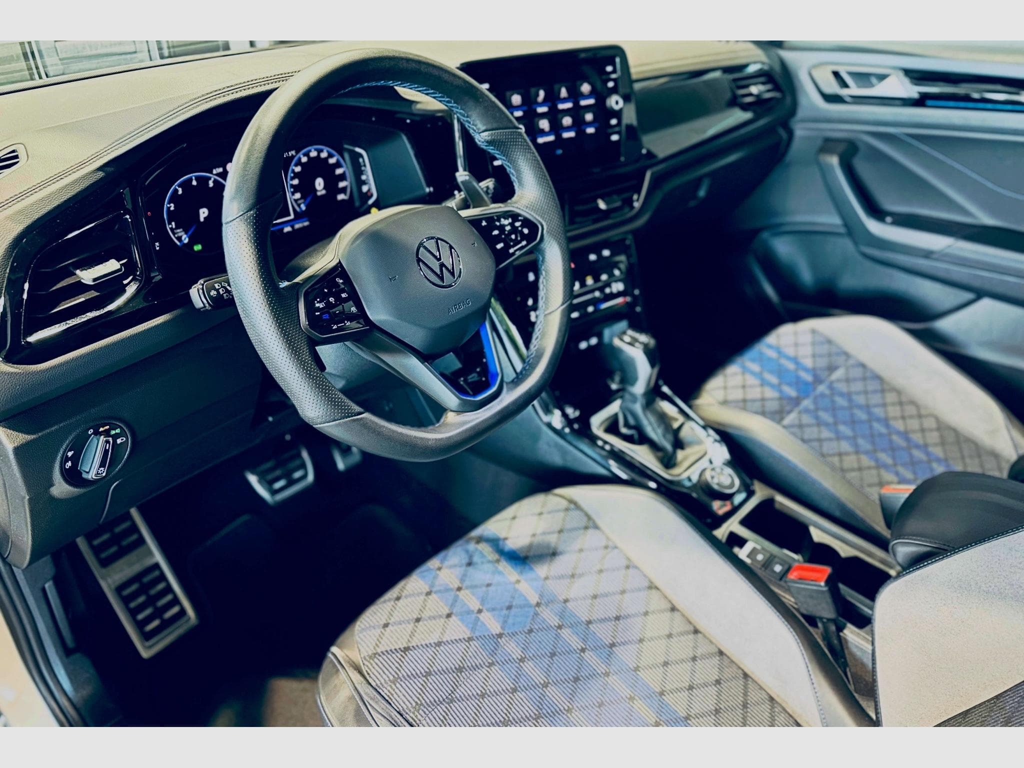 VW T-Roc T-ROC R 4MOTION TSI DSG (2025) - Foto 7
