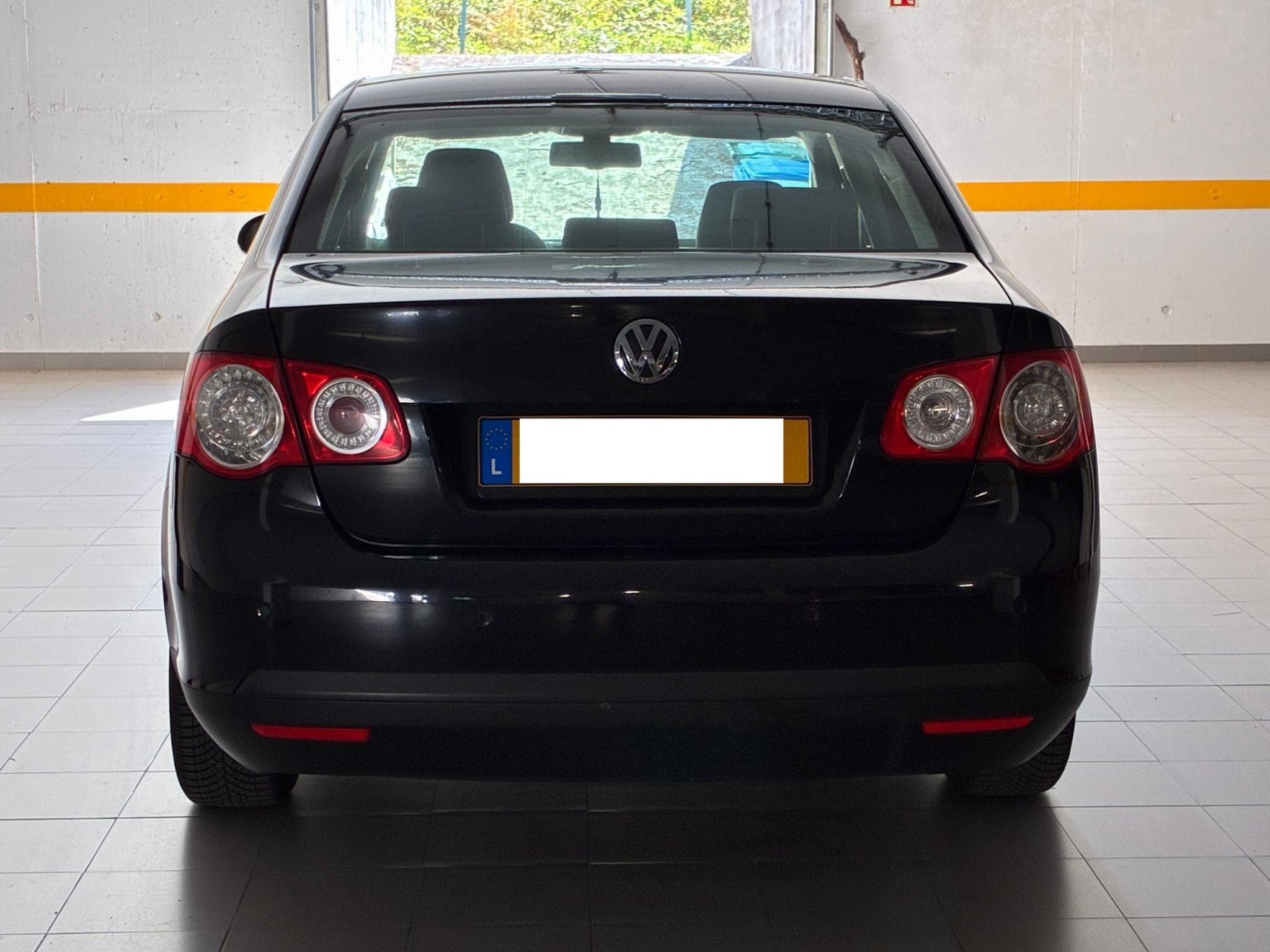 VW Jetta 2.0L TDI Clean Diesel (2009) - Photo 7
