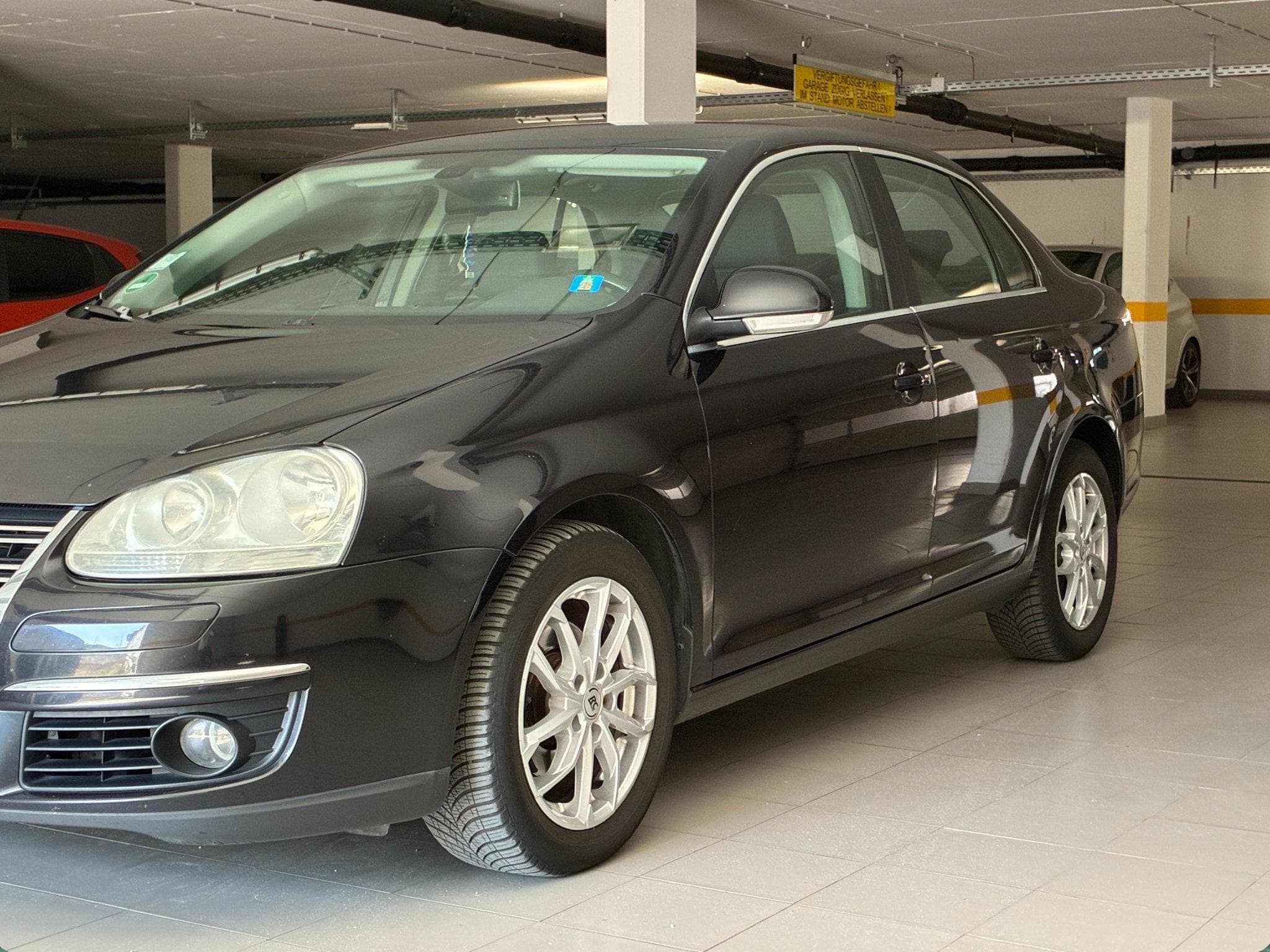 VW Jetta 2.0L TDI Clean Diesel (2009) - Photo 8
