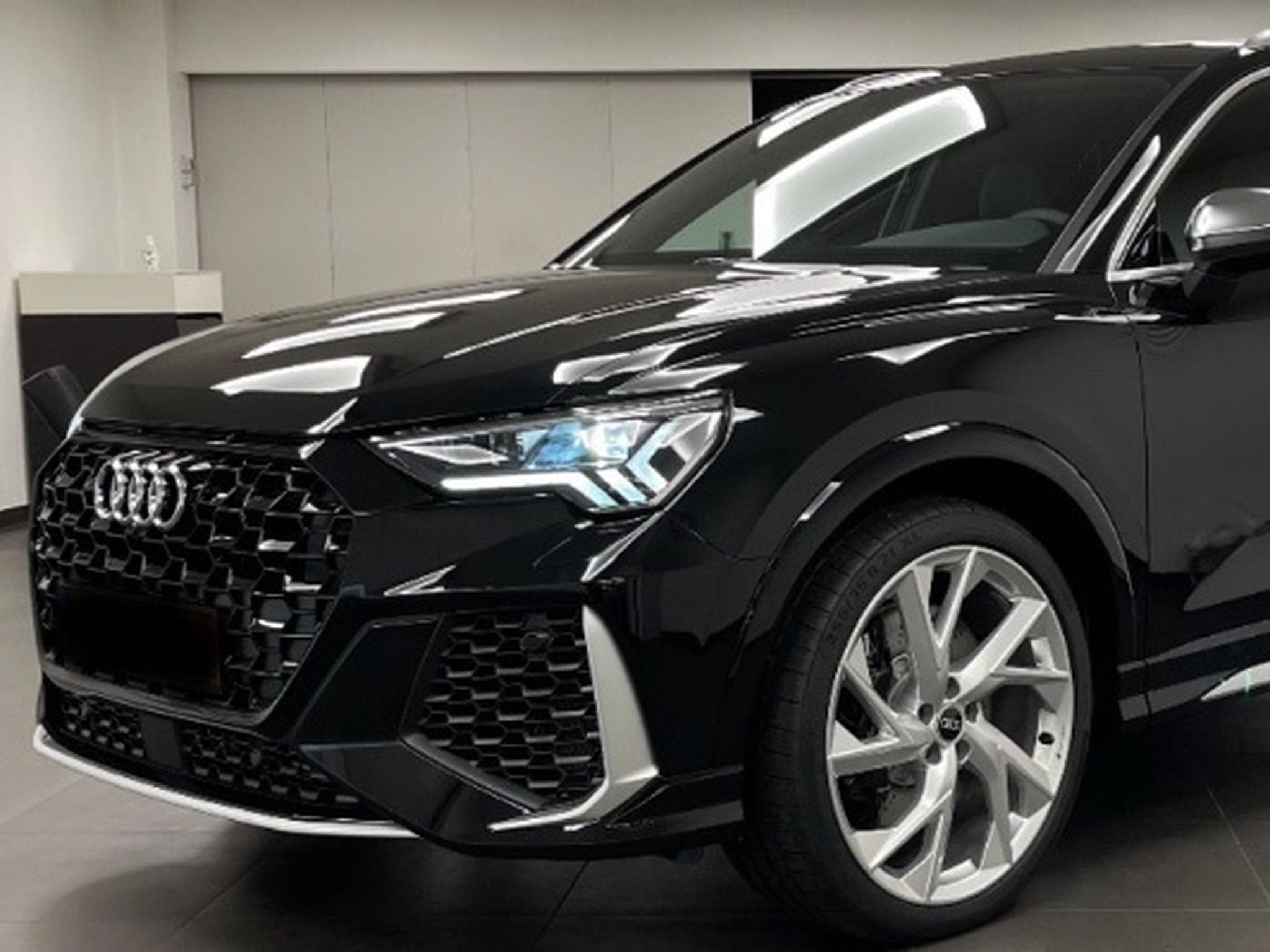 Audi RSQ3 SUV (2021) - Photo 1
