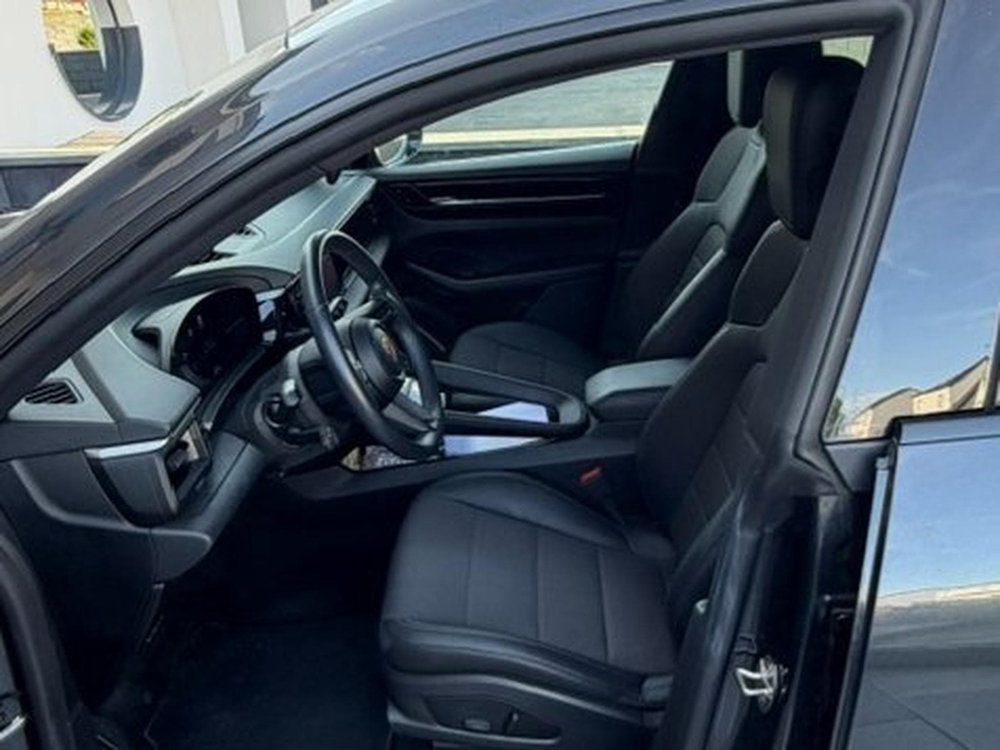 Porsche Macan (2024) - Photo 2