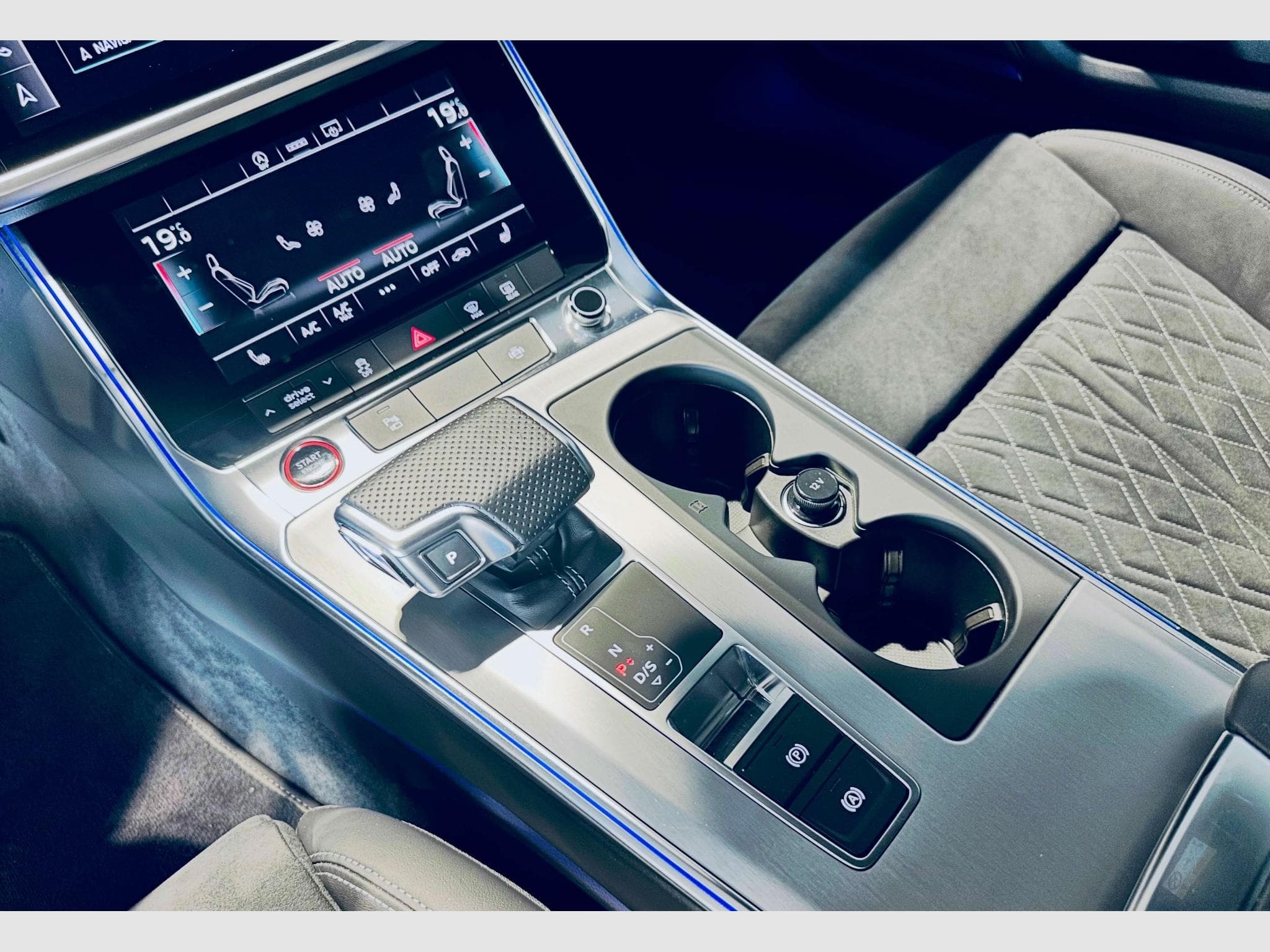 Audi S6 S6 AVANT TDI QUATTRO TIPTRONIC (2025) - Photo 9