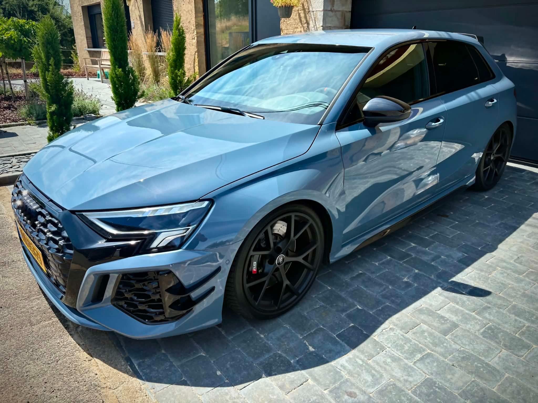 Audi RS3 (2023) - Photo 1