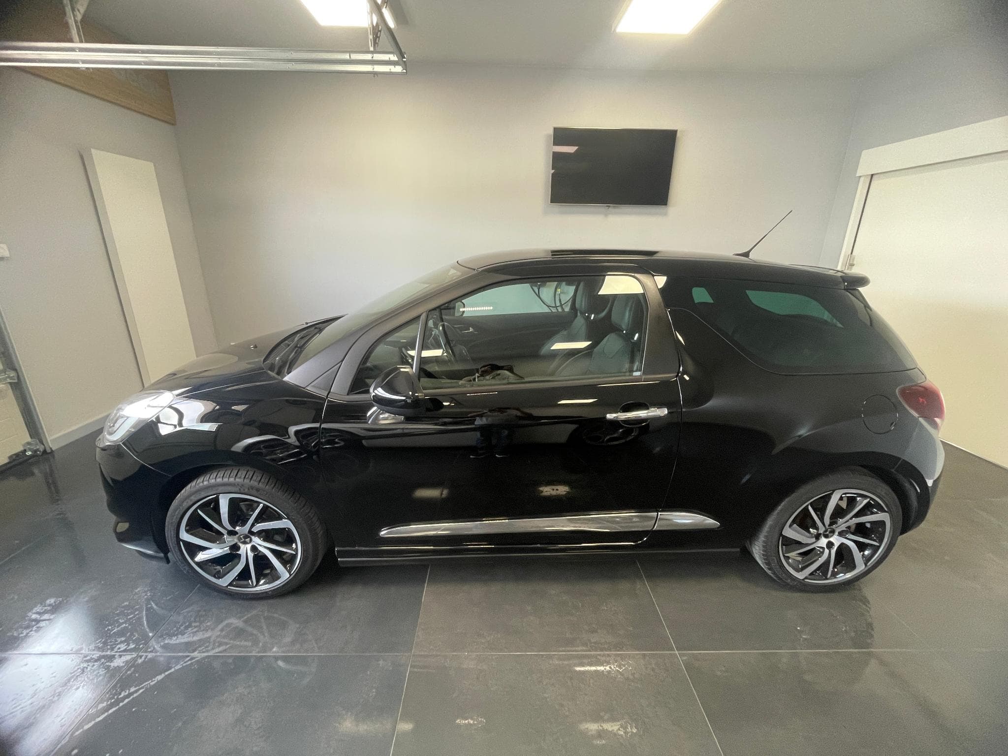 DS Automobiles DS3 (2017) - Photo 2