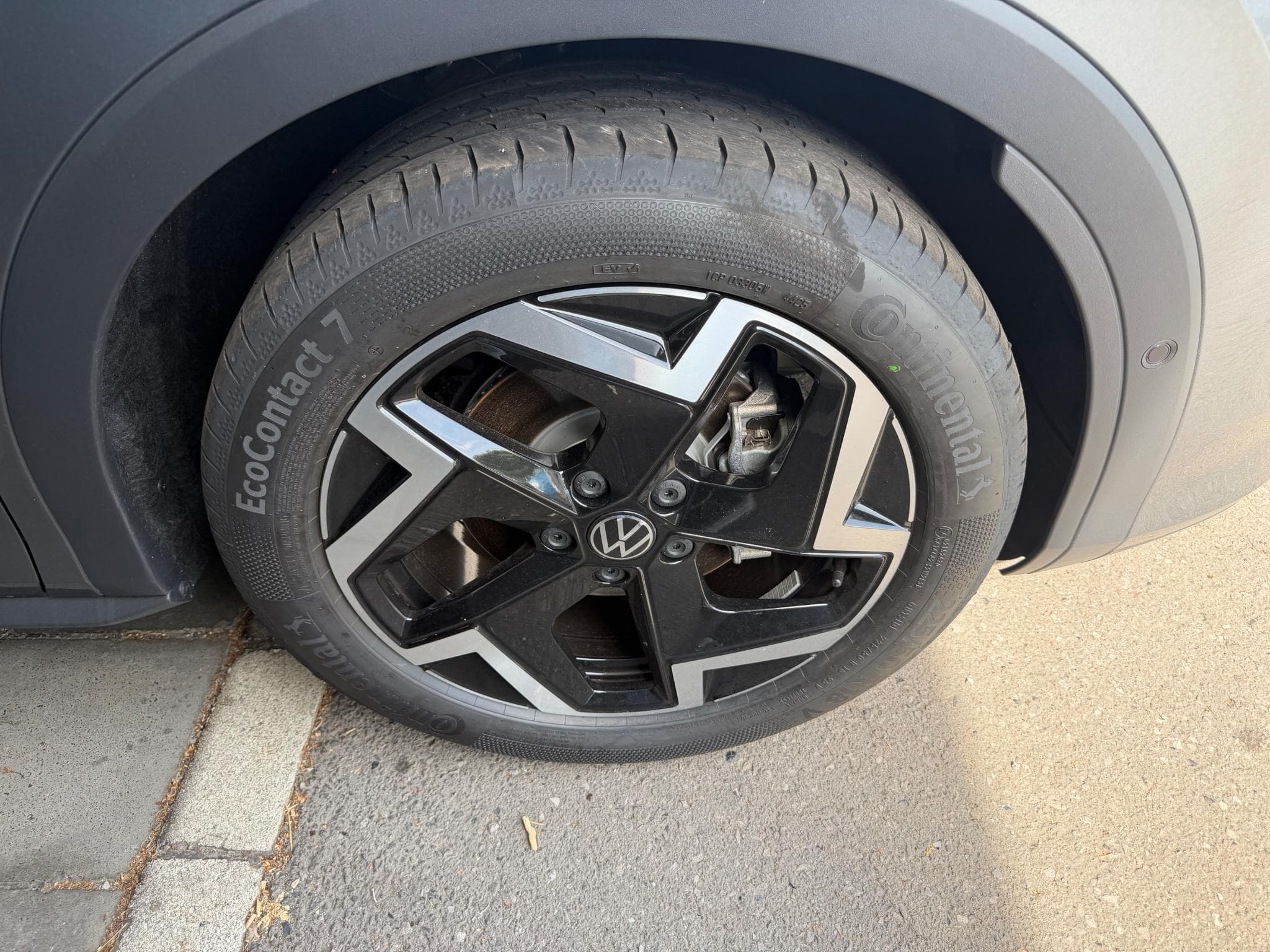 VW T-Roc R-Line 1.5 eTSI DSG7 (2026) - Foto 3
