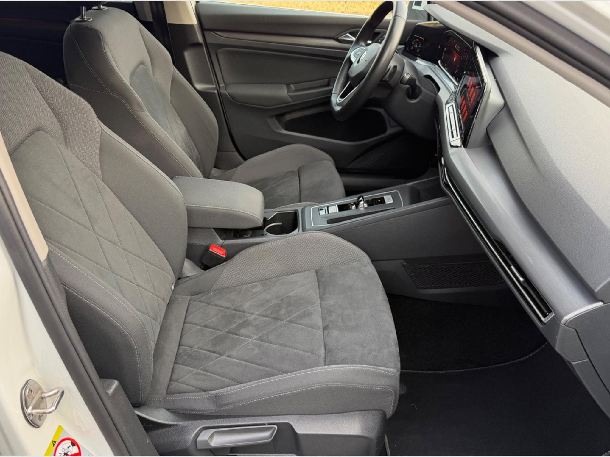 VW Golf VIII Style 2.0 TDI DSG (2020) - Photo 6