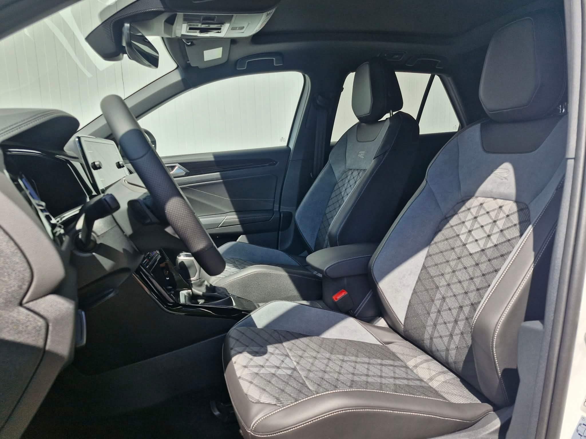 VW T-Roc R-Line Black Style (2026) - Photo 4