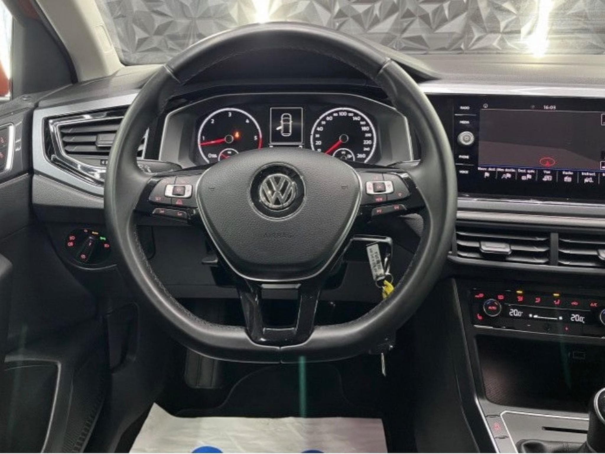 VW Polo POLO 1.6 TDI 95CH CARAT (2018) - Photo 2