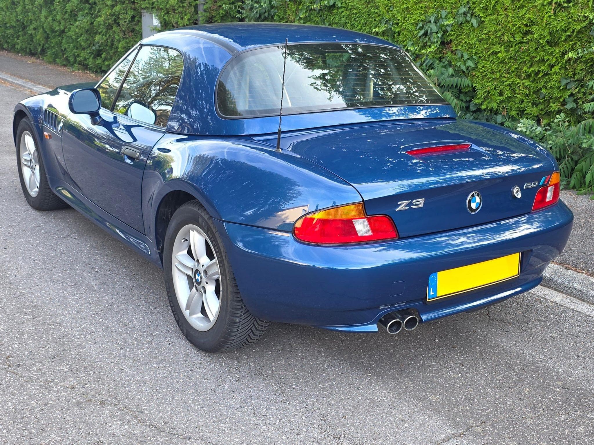 BMW Z3 2.0L 6 cyl. avec hardtop d'origine (1999) - Photo 3