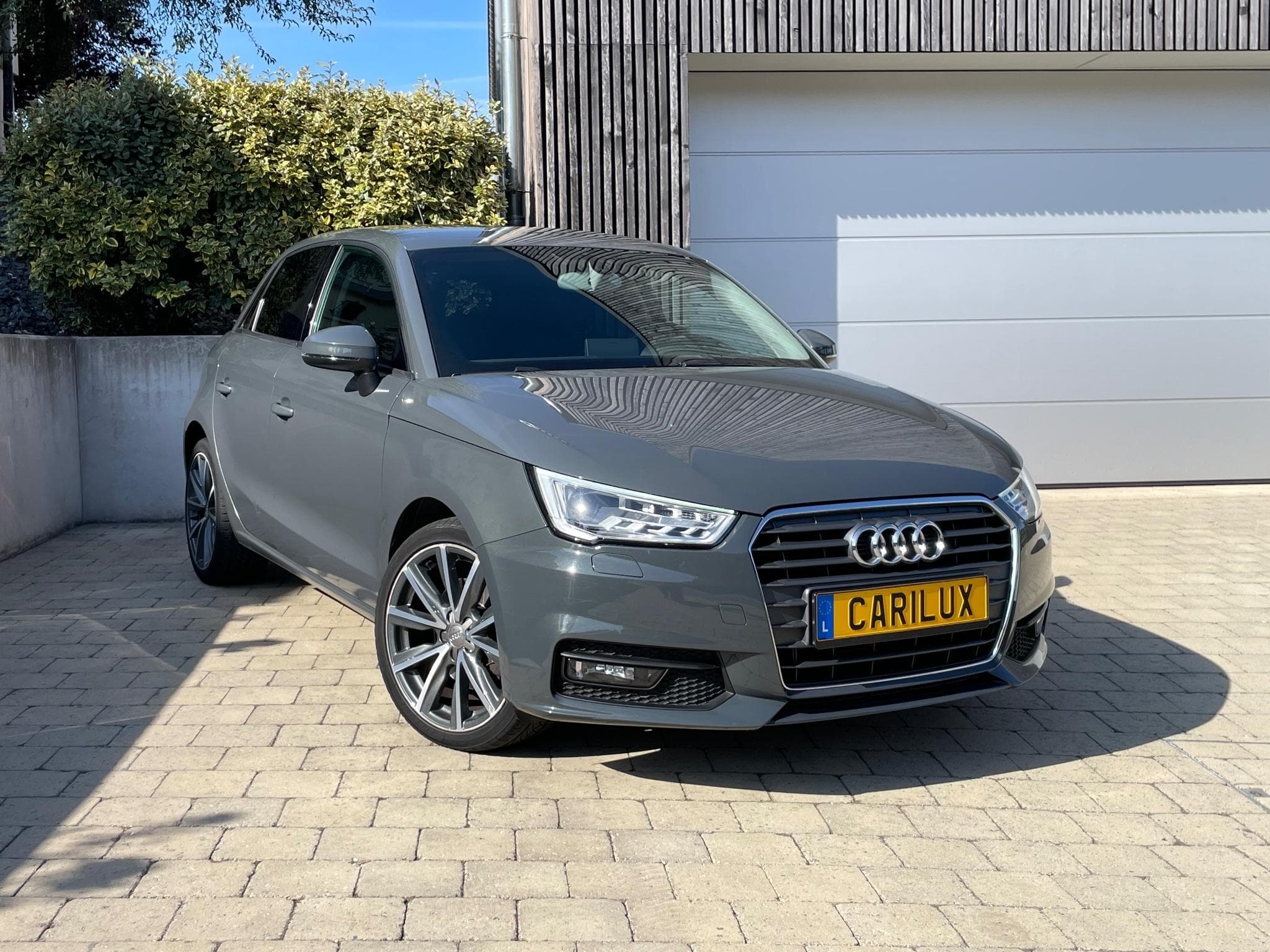 Audi A1 1.4 TFSI Sportback S-Tronic (2015) - Photo 1