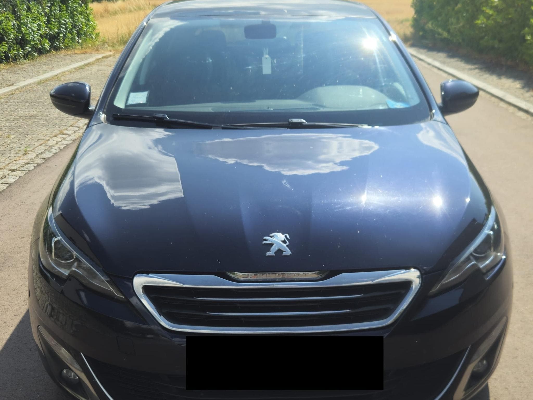 Peugeot 308 Allure 1.6 BlueHDi 115 EAT6 Automatique (2017) - Photo 2