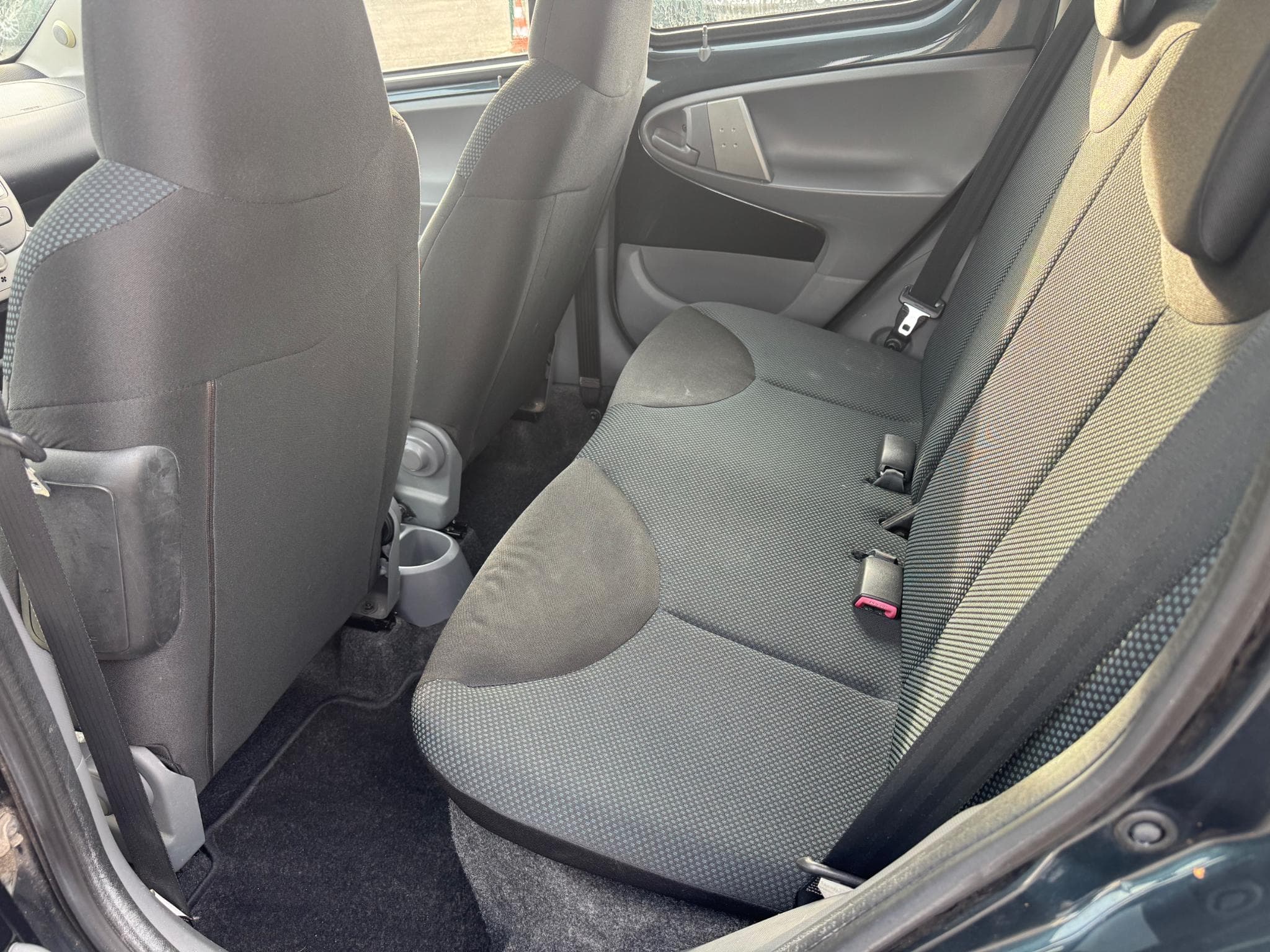 Toyota Aygo 1.0 68ch (2011) - Photo 5