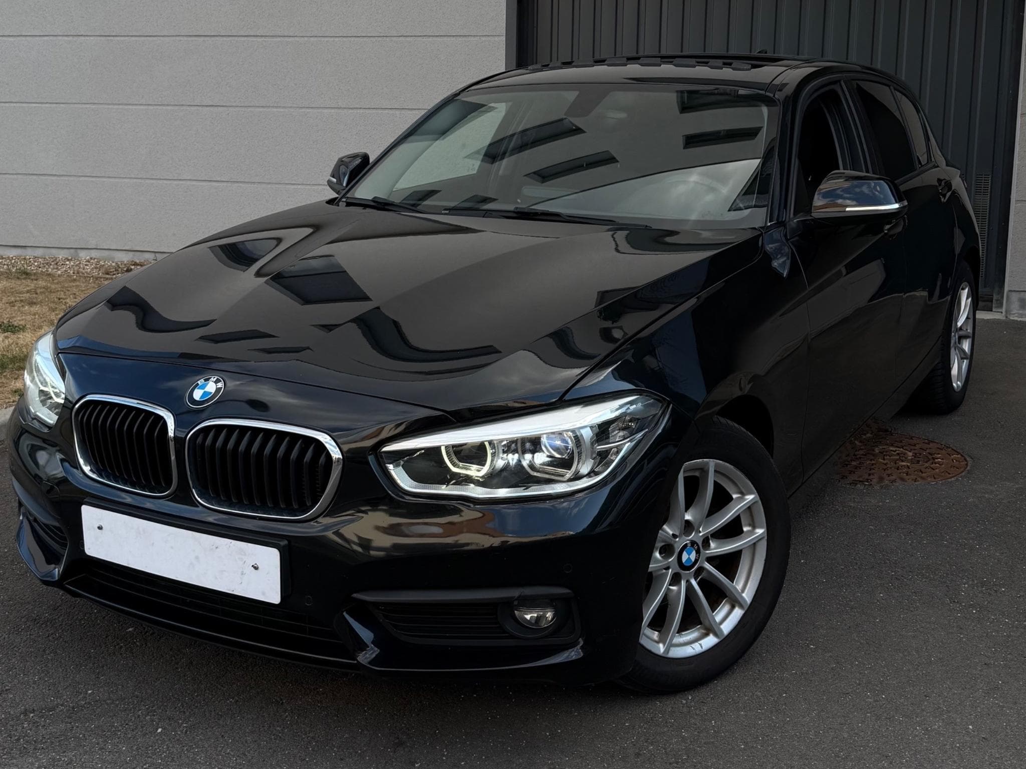 BMW Série 1 SPORT (2016) - Photo 1