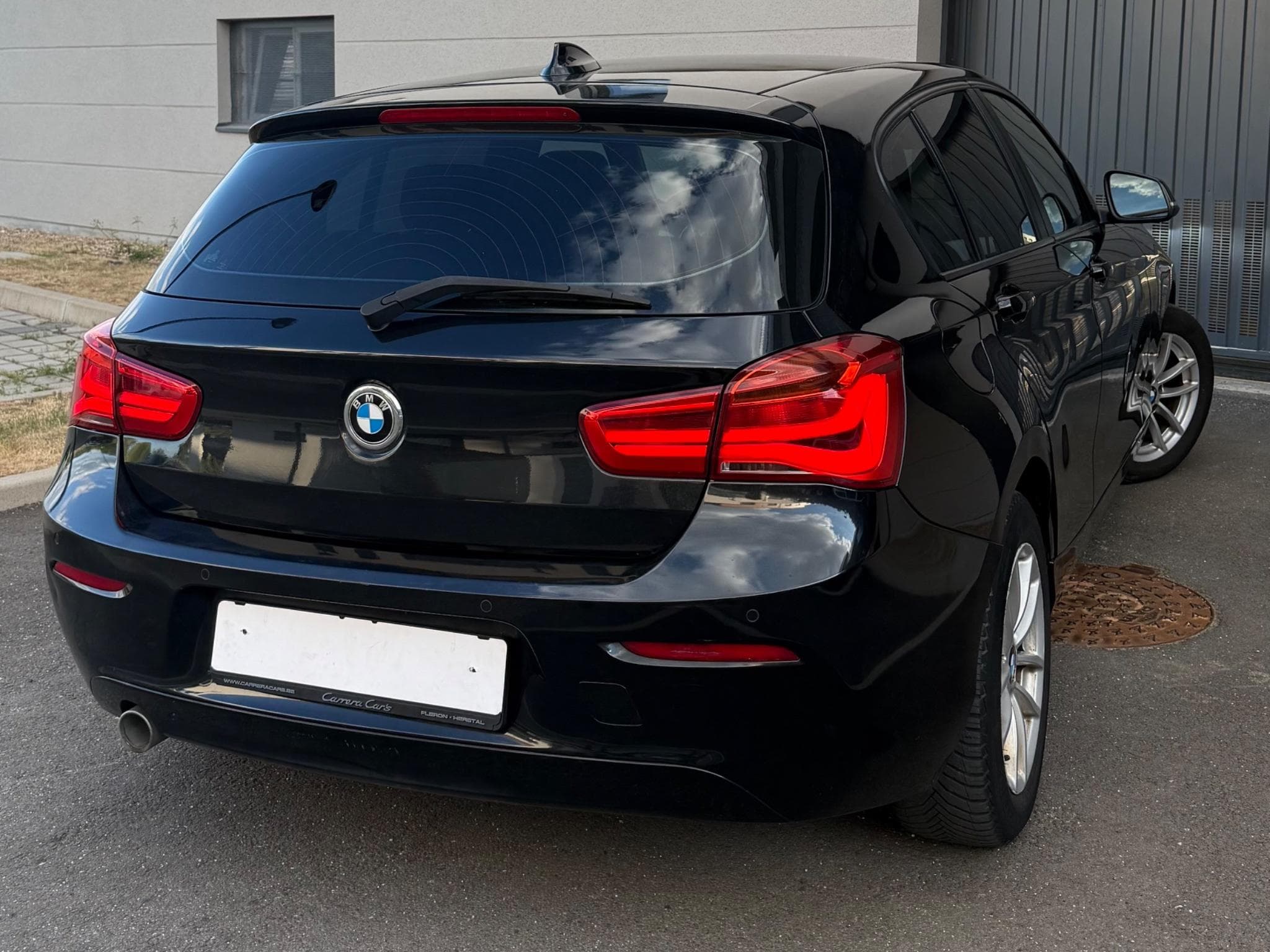 BMW Série 1 SPORT (2016) - Photo 2
