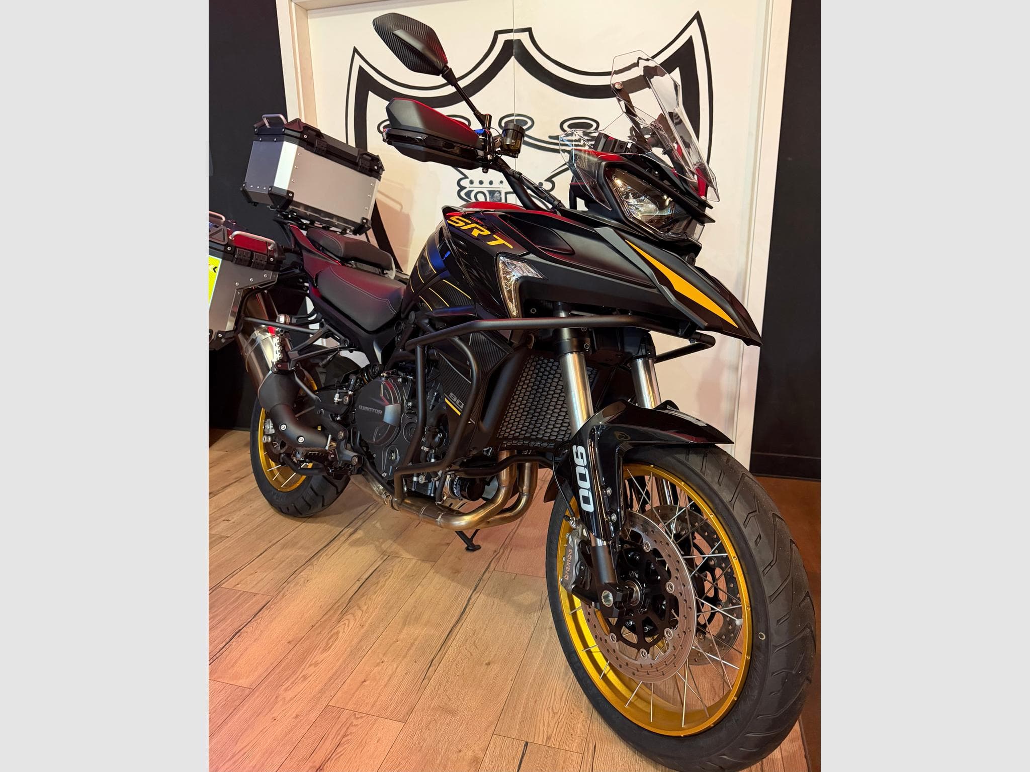 QJmotor SRT 900 SX (2026) - Foto 2