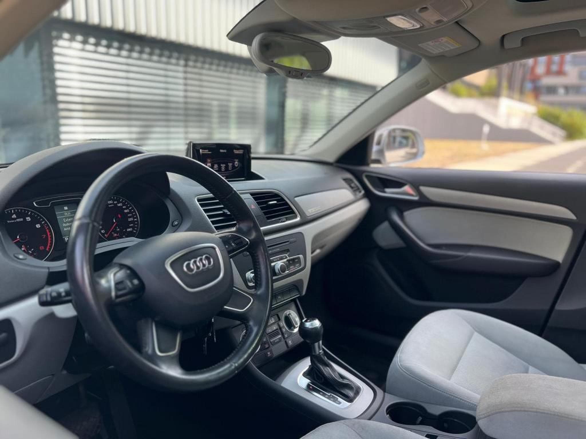 Audi Q3 AUTOMATIQUE / QUATTRO / ESSENCE / PANORAMIQUE (2012) - Foto 11