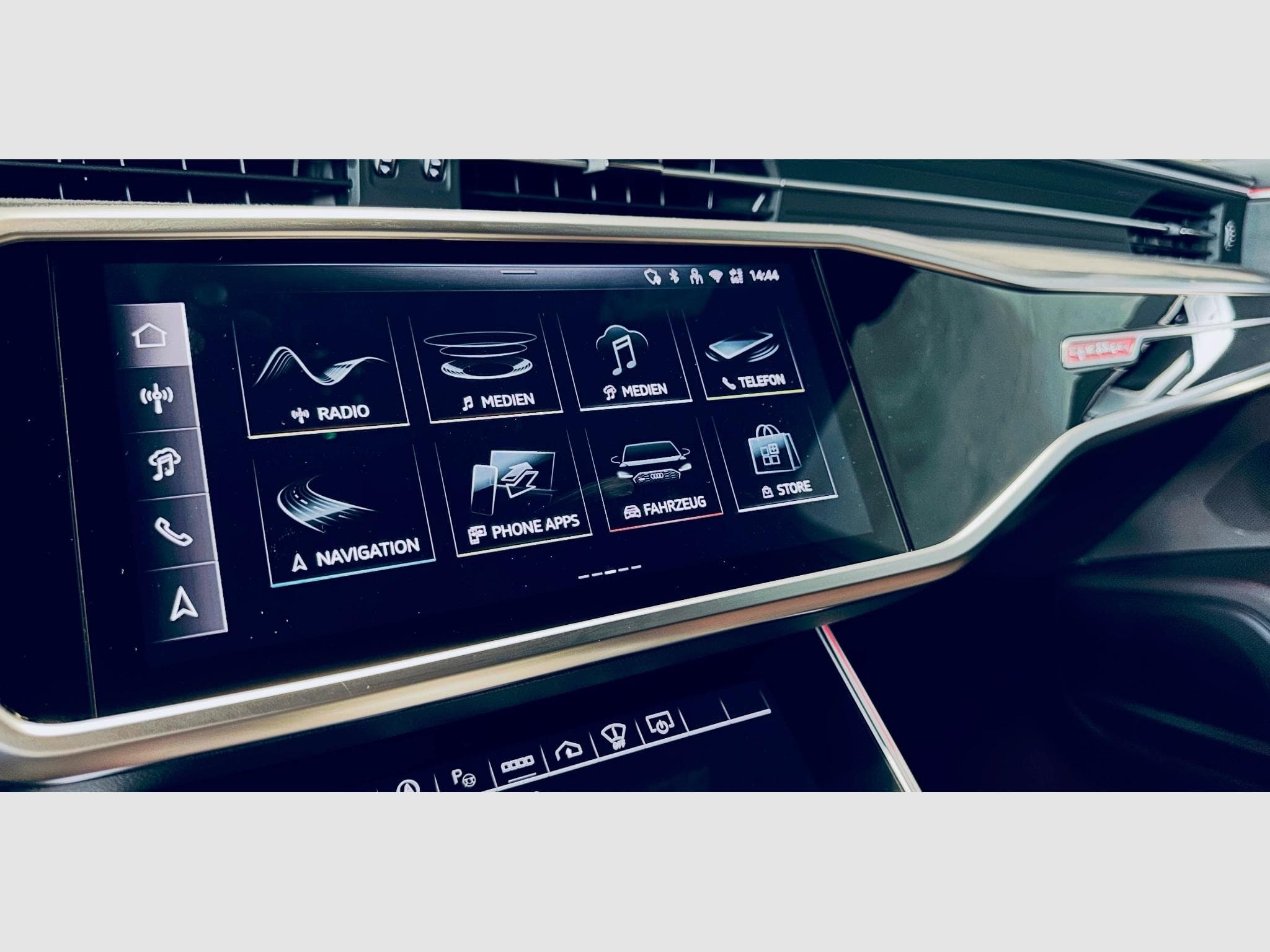 Audi RS6 RS6 AVANT PERFORMANCE QUATTRO TIPTRONIC (2025) - Photo 11