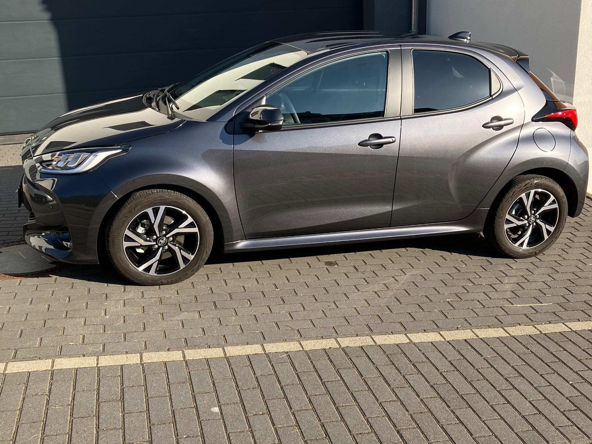 Toyota Yaris Iconic (2026) - Foto 1