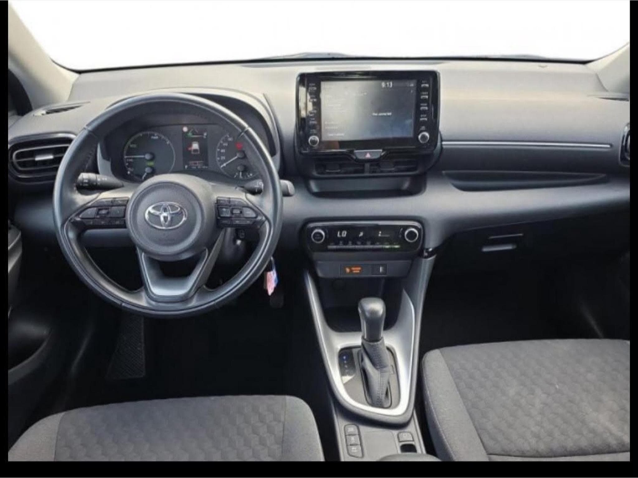 Toyota Yaris 1.5 HEV DYNAMIC (2021) - Photo 3
