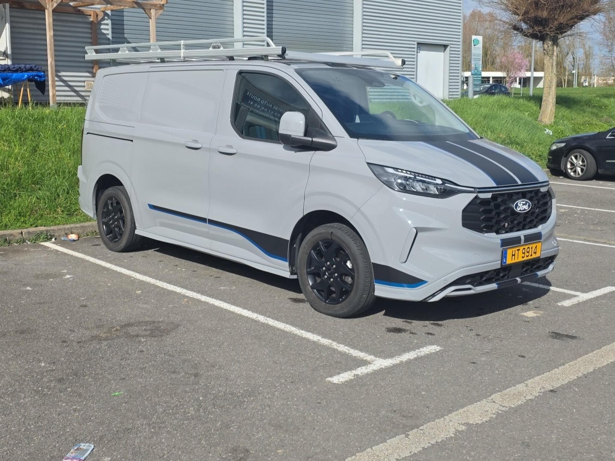 Ford Transit Custom Sport (2025) - Photo 2