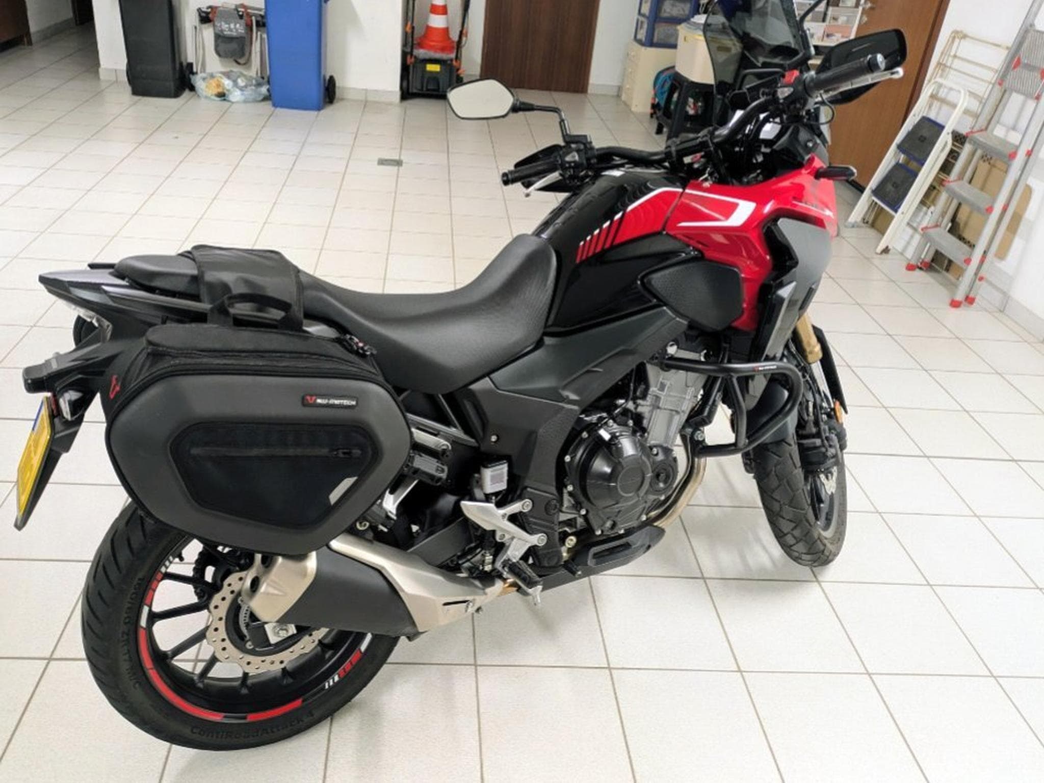 Honda CBX CB500XA (2023) - Photo 2