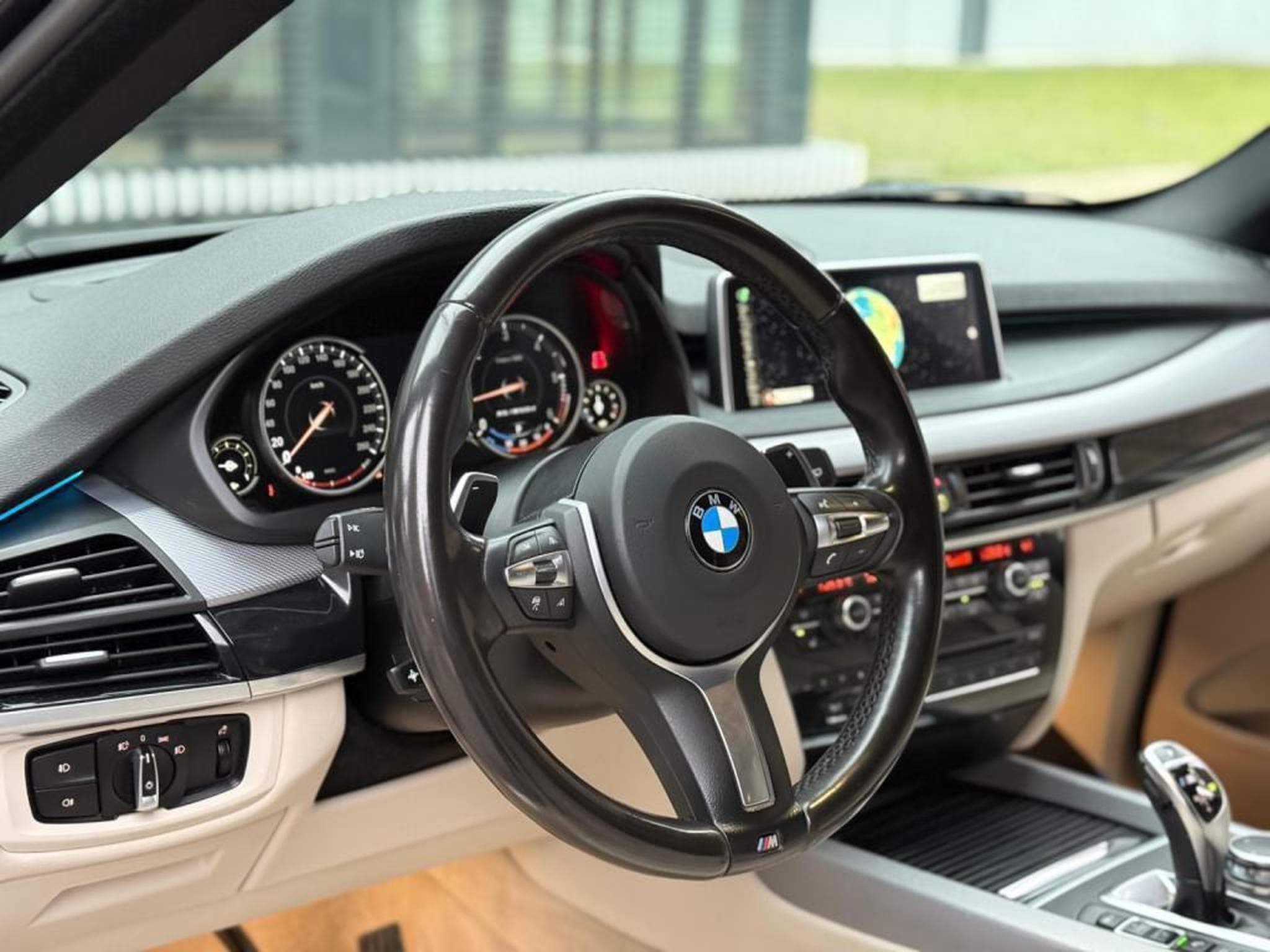 BMW X5 50D / Pack M / Camera 360 / 7 Places / (2015) - Foto 17