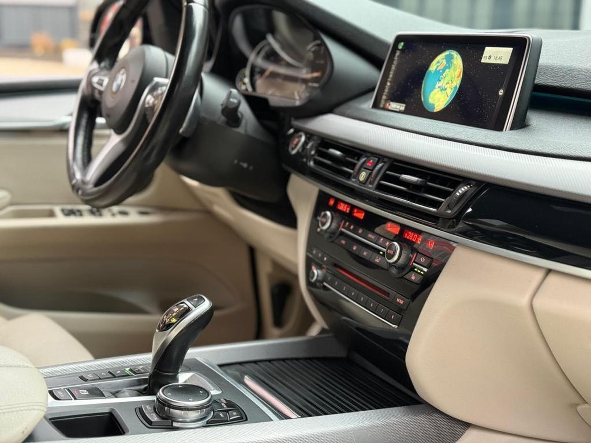 BMW X5 50D / Pack M / Camera 360 / 7 Places / (2015) - Foto 20