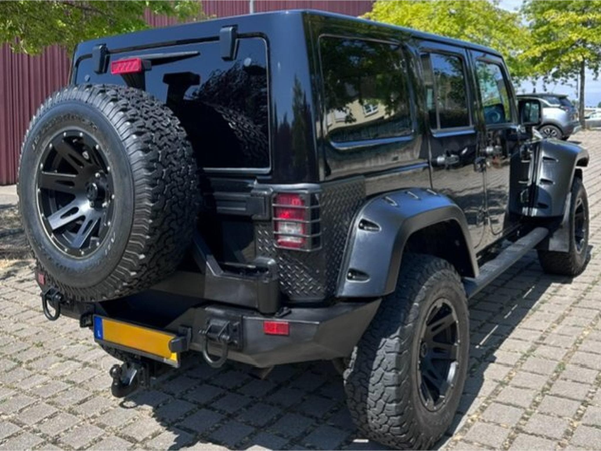Jeep Wrangler Sahara (2013) - Photo 3