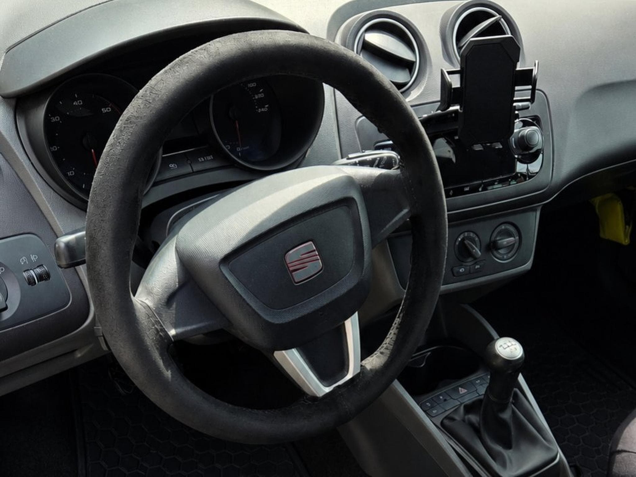 Seat Ibiza Tdi Ecomotive (2010) - Photo 3