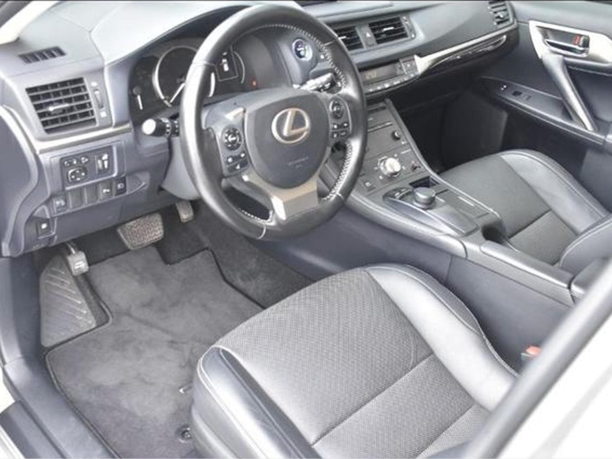 Lexus CT 200H 99 cv Business Model (2018) - Foto 7