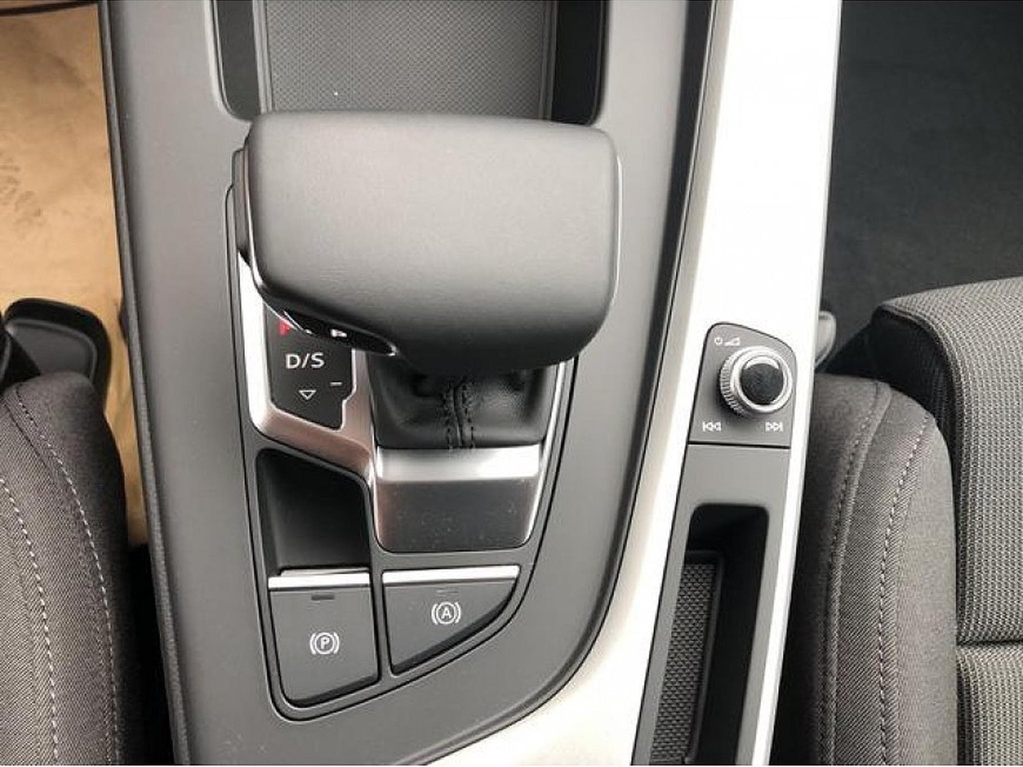 Audi A4 (2023) - Foto 10