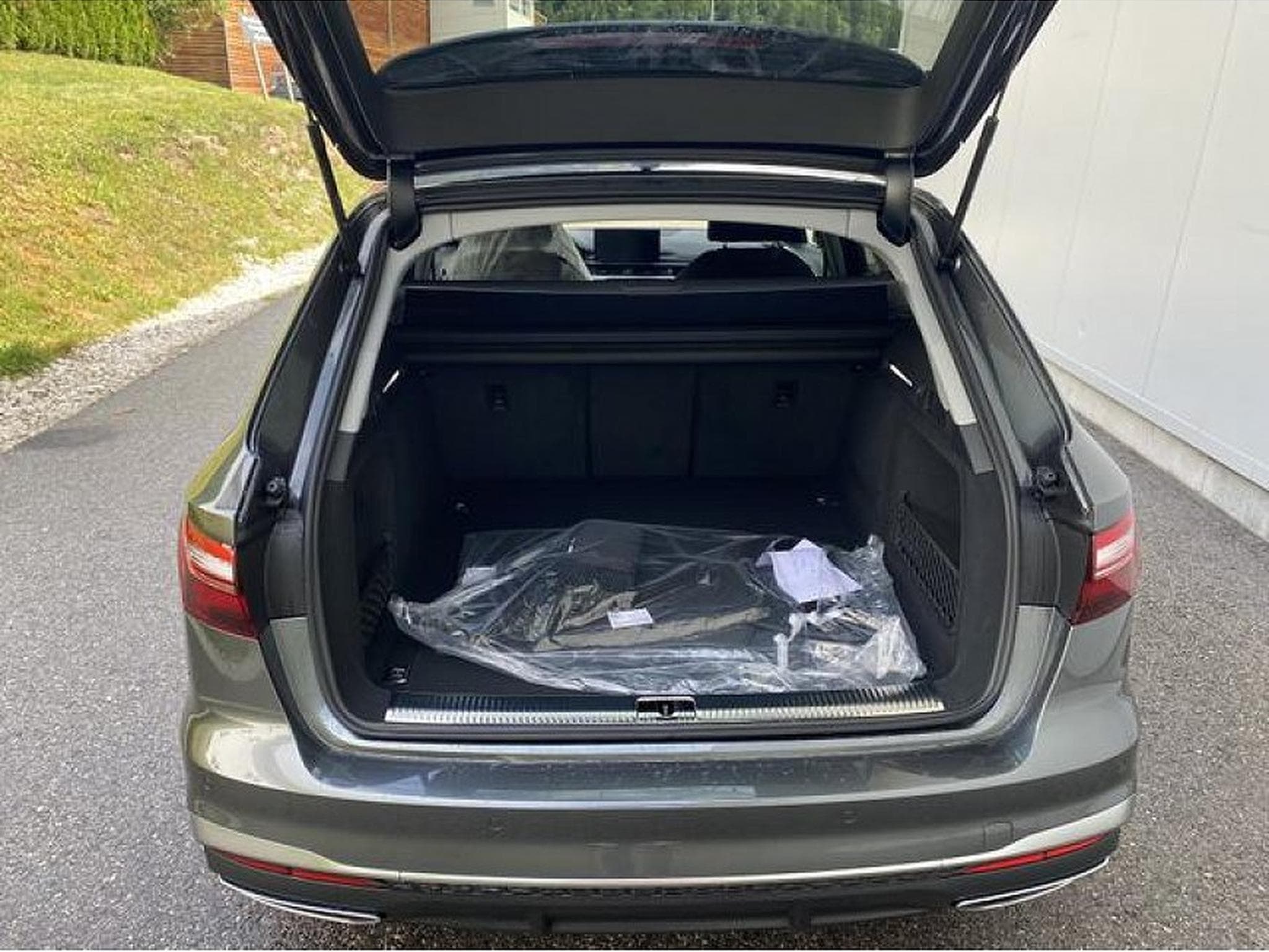 Audi A4 (2023) - Foto 21