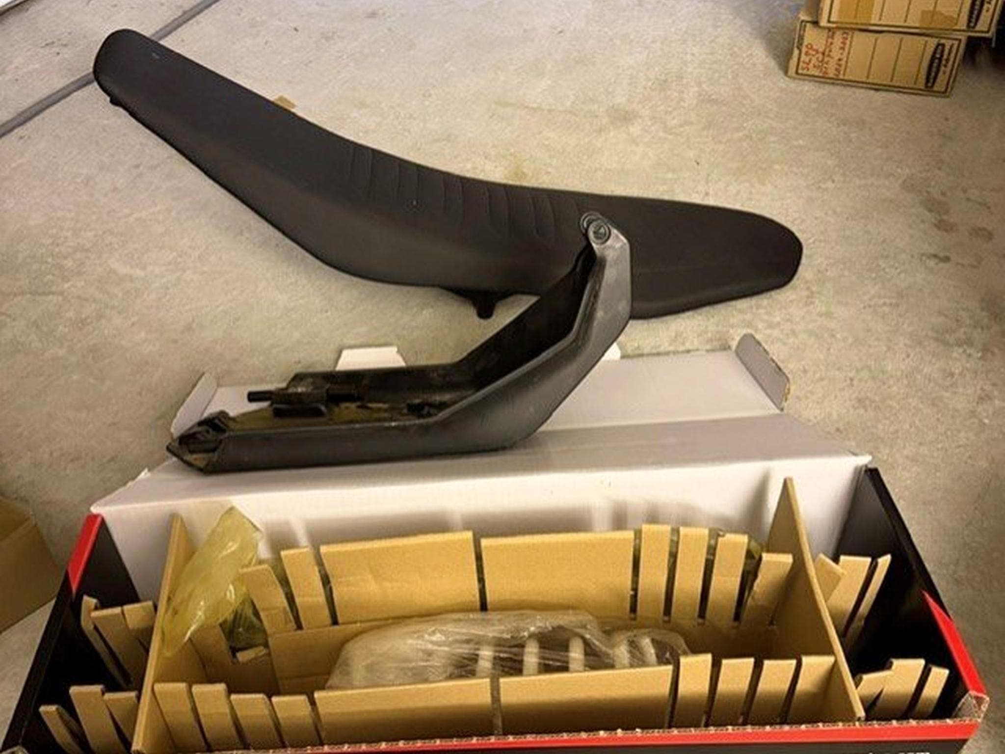 KTM Enduro R 690 Enduro R (rabaissée kit KTM) (2020) - Foto 3