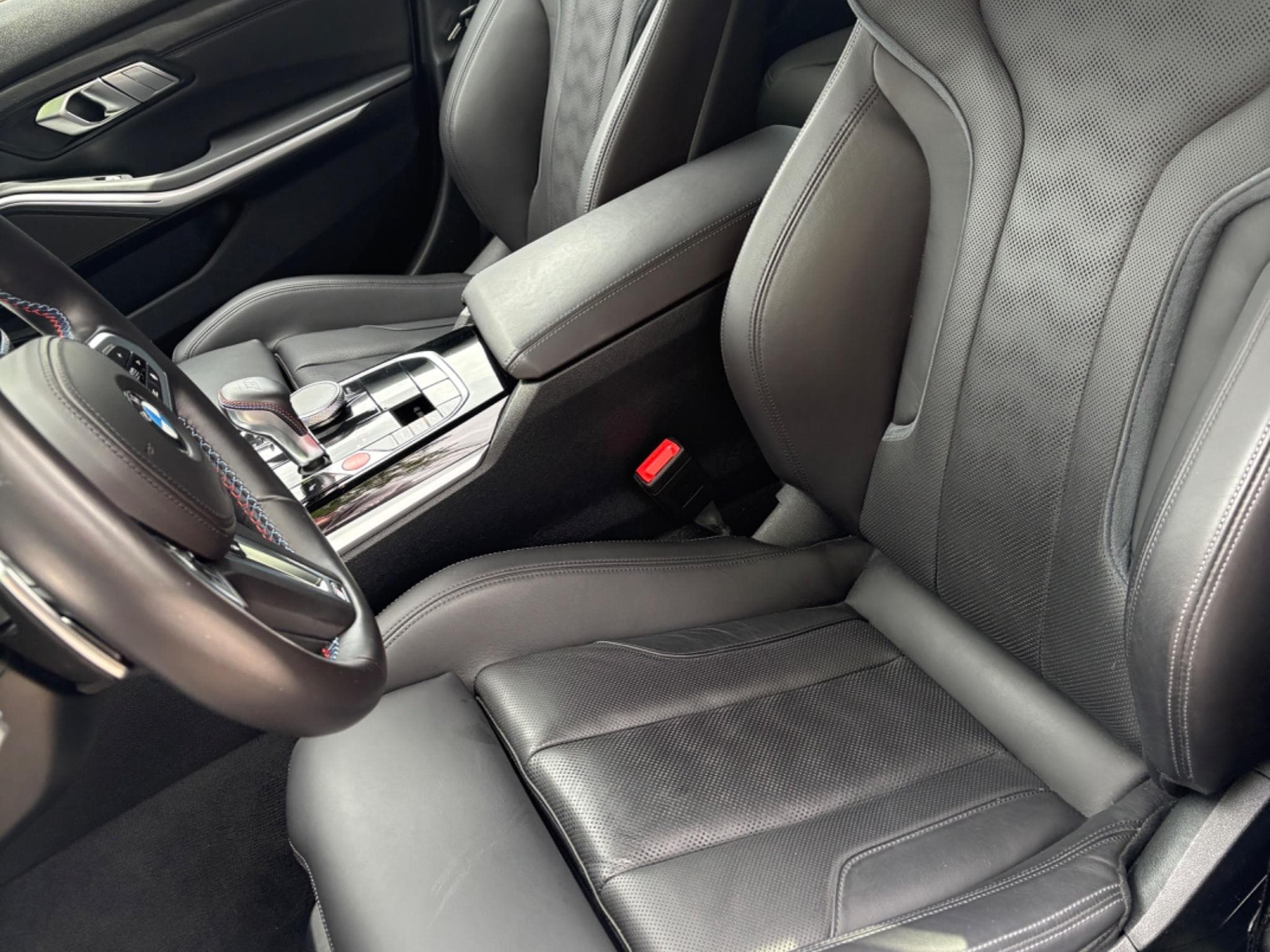 BMW M3 M3 xDrive M Competition (2024) - Photo 9