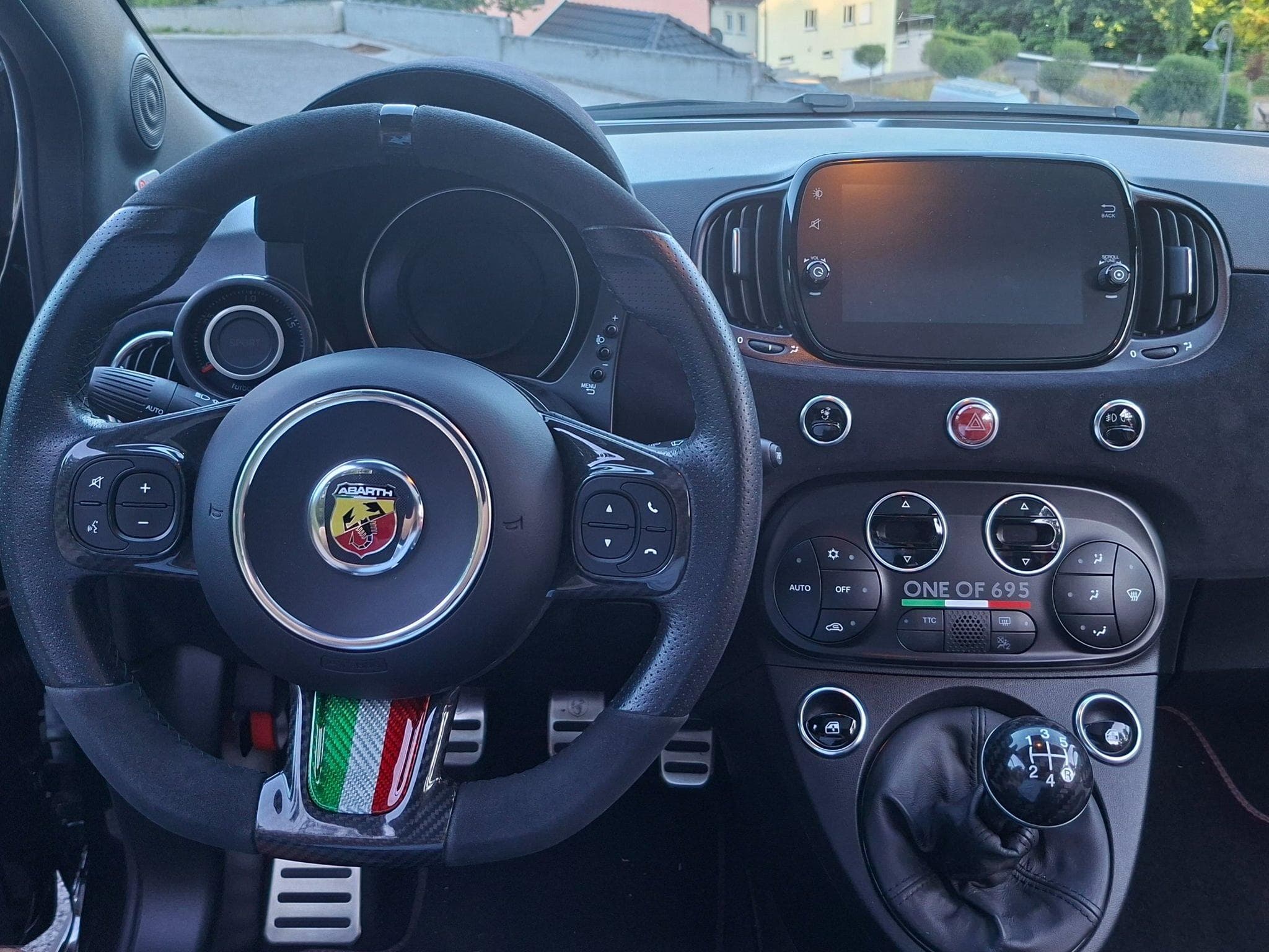 Abarth 695 Essesse (2022) - Photo 5