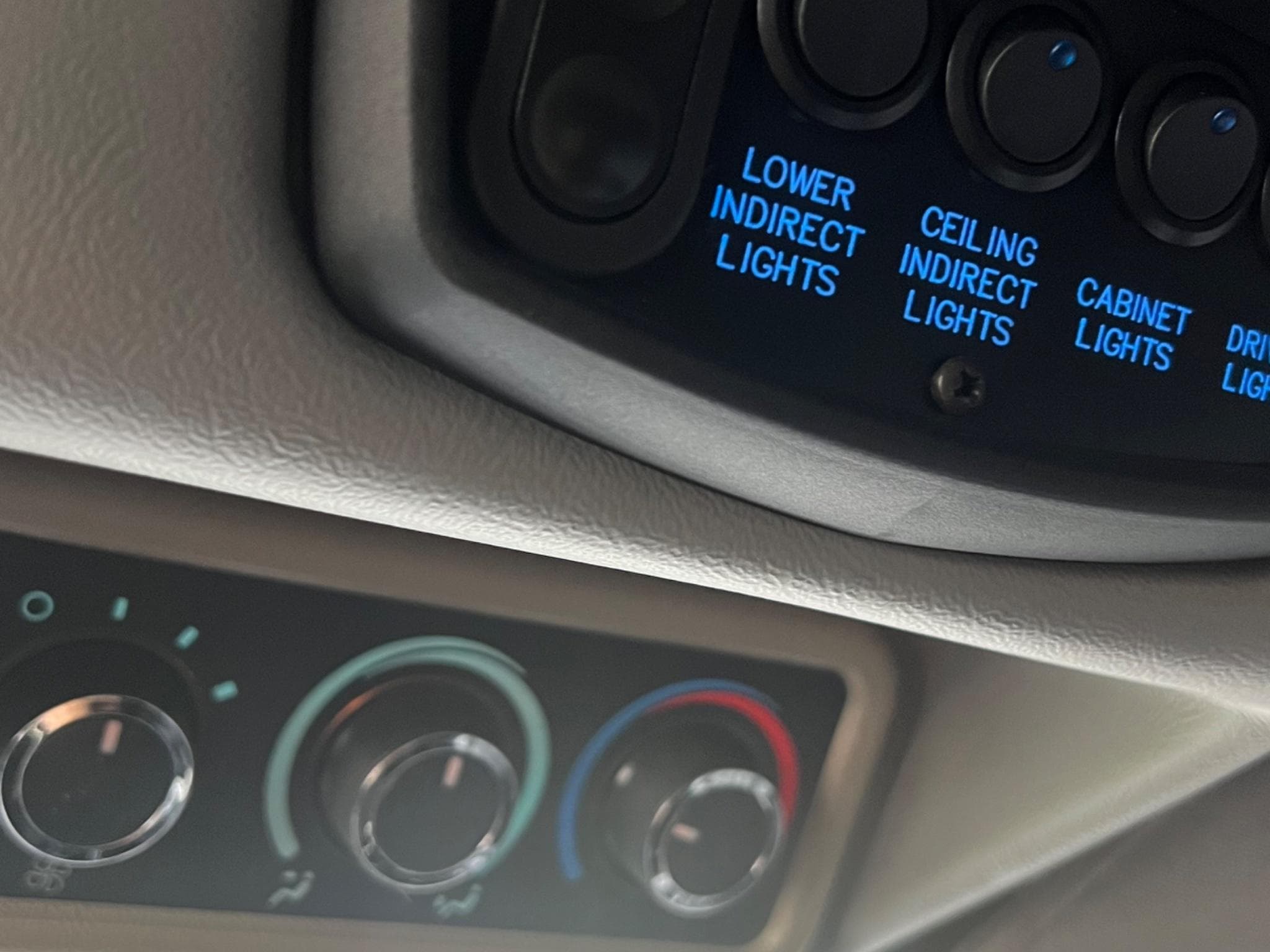 Chevrolet Express Explorer SE Limited 4x4 all black (2013) - Photo 8