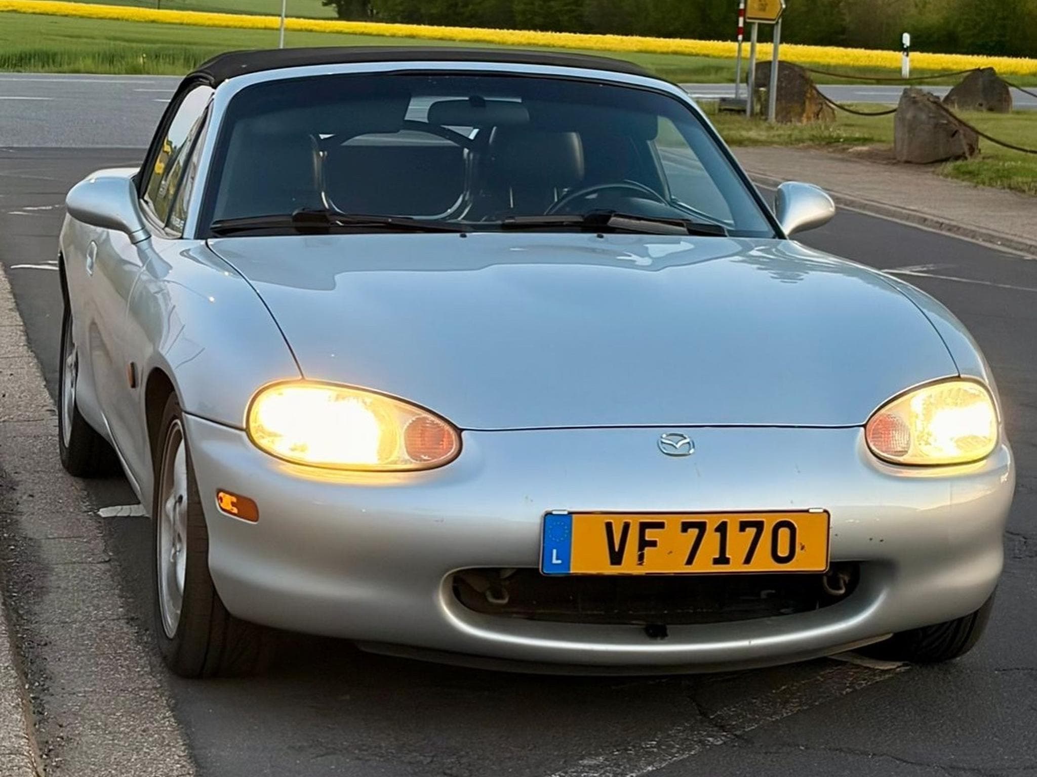 Mazda MX-5 1.6 (2000) - Photo 3