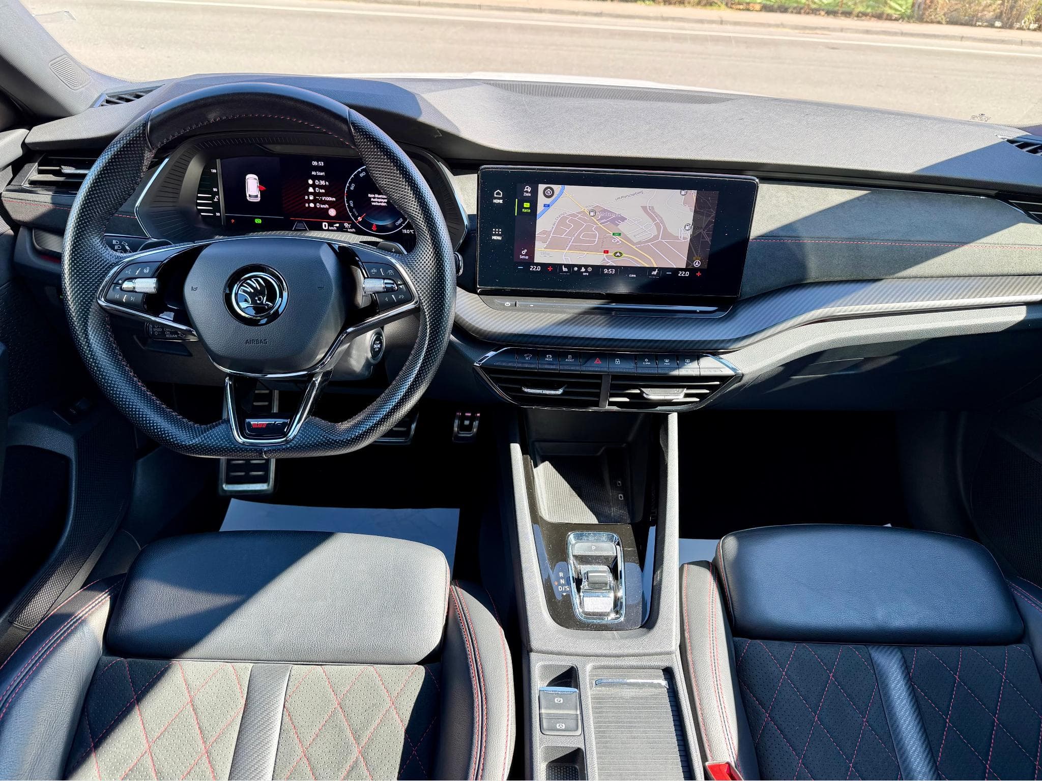 Skoda Octavia Combi 2.0 Tdi RS DSG PANO/CAM/ACC (2023) - Photo 8