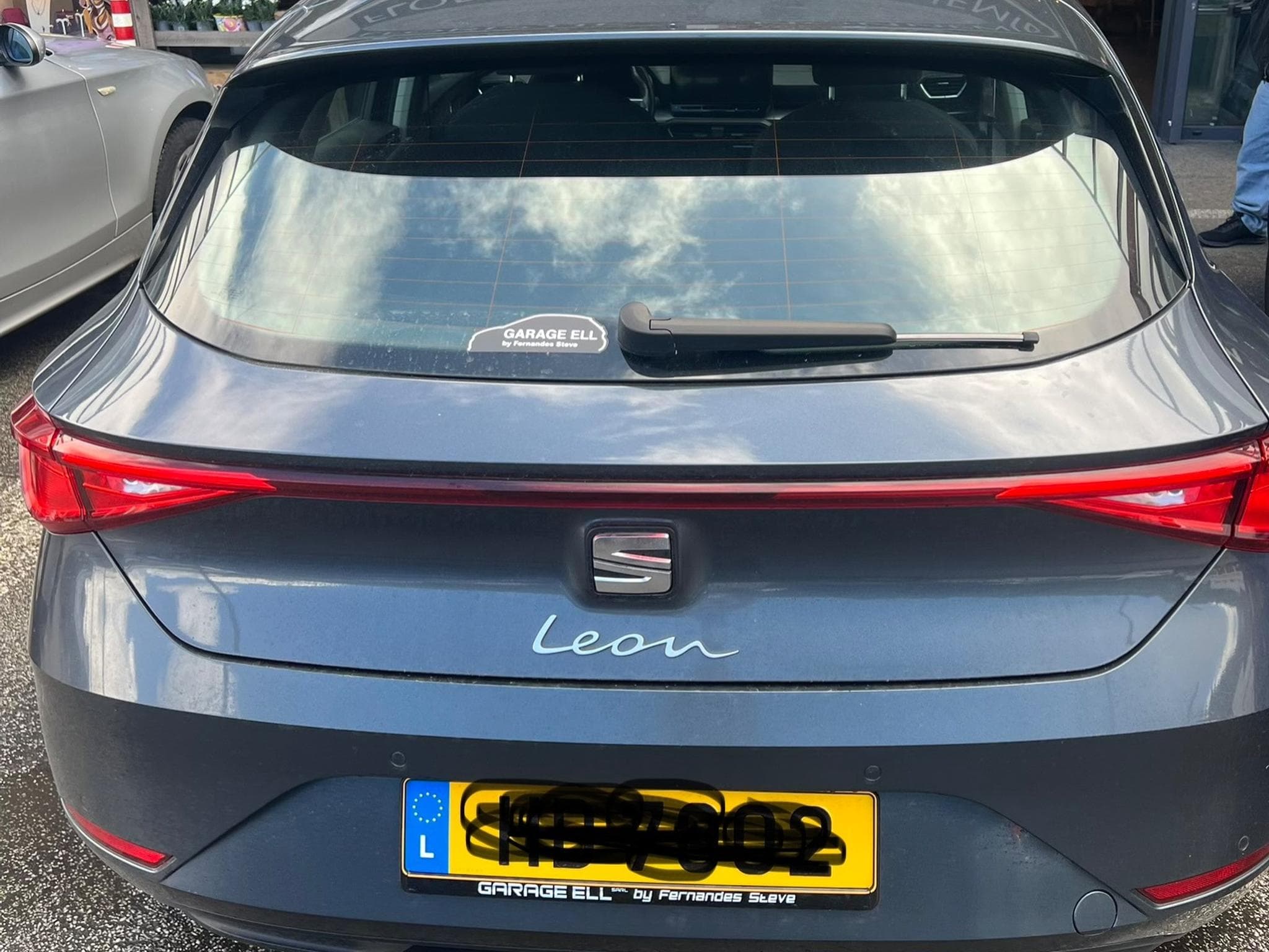 Seat Leon Style, Sportstourer 2.0 TDI 150 ch DSG (2021) - Photo 2
